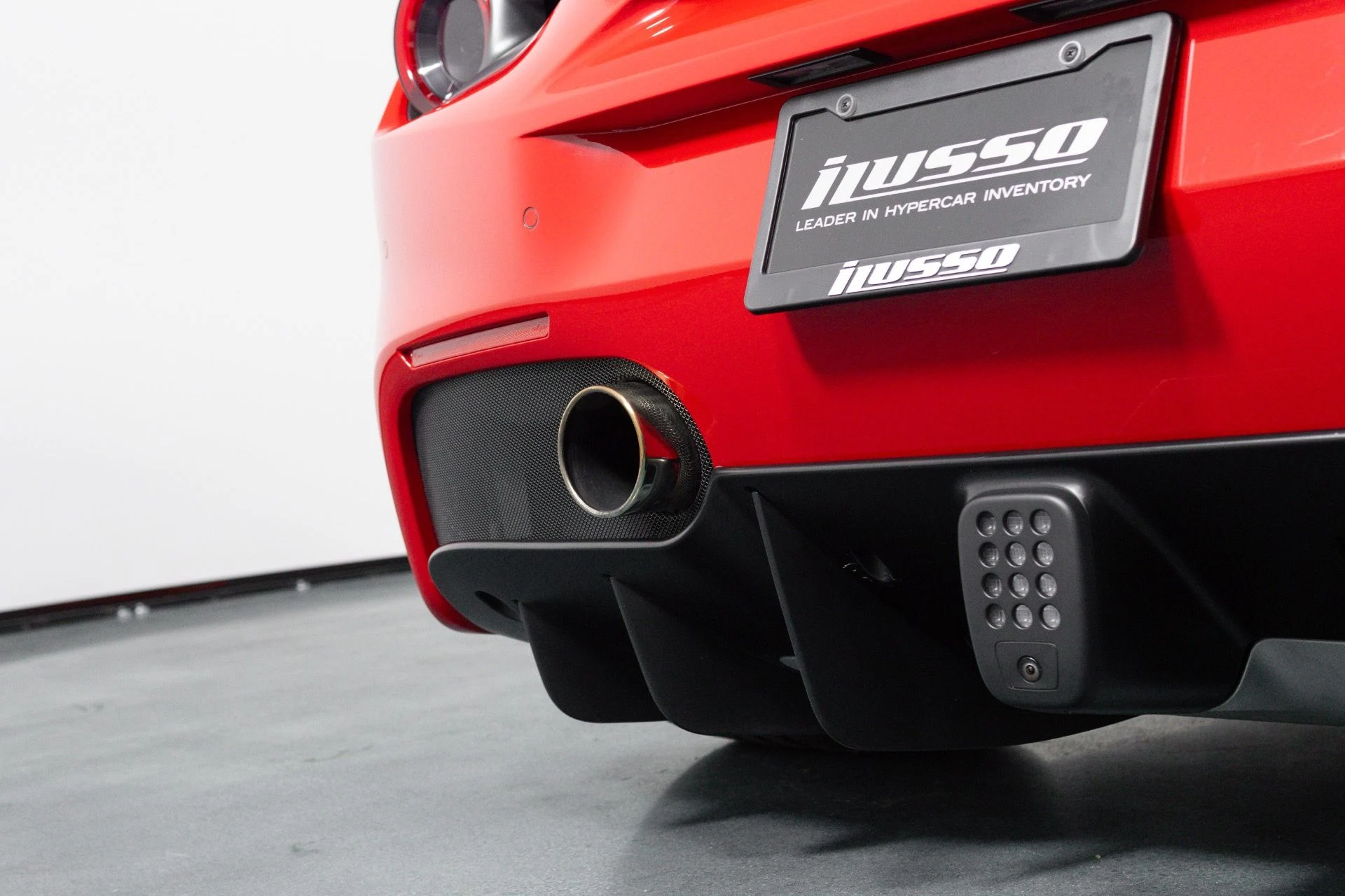 mph025_1432144792_Used_2017_Ferrari_488_GTB_1781727340_1fd44c1a49
