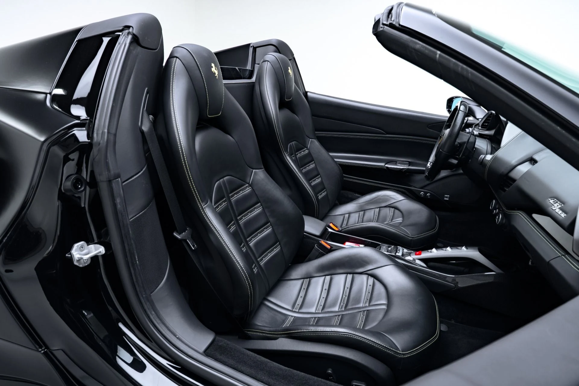 mph025_1434740886_Used_2018_Ferrari_488_Spider_1771880321_5ba965a7a0