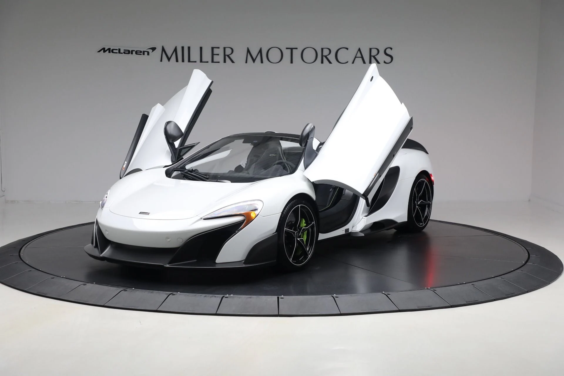 mph025_1439962307_Used_2016_Mc_Laren_675_LT_Spider_2e65d097db