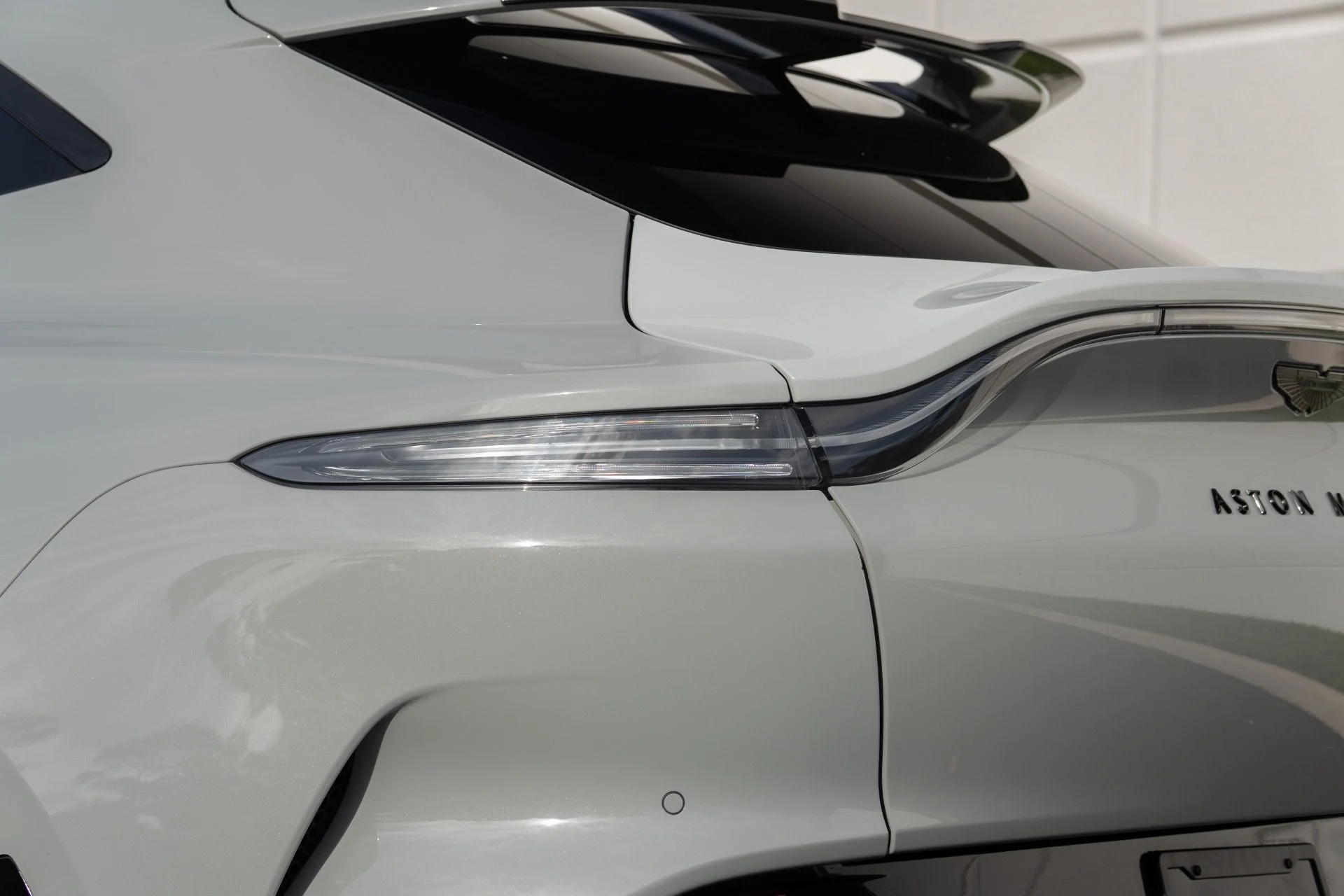 mph025_1440206469_Used_2023_Aston_Martin_DBX_707_1756441558_338c708598