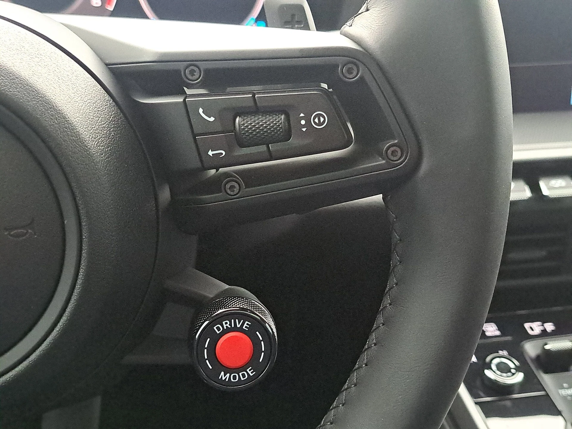 mph025_1443927042_1ccb13b81f48cdf2d8d444b086a46014x_56036066d7