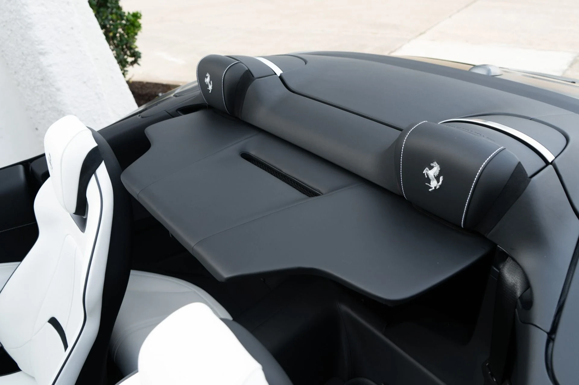 mph025_1444947234_Used_2025_Ferrari_Roma_Spider_1771439392_3394a55fd0