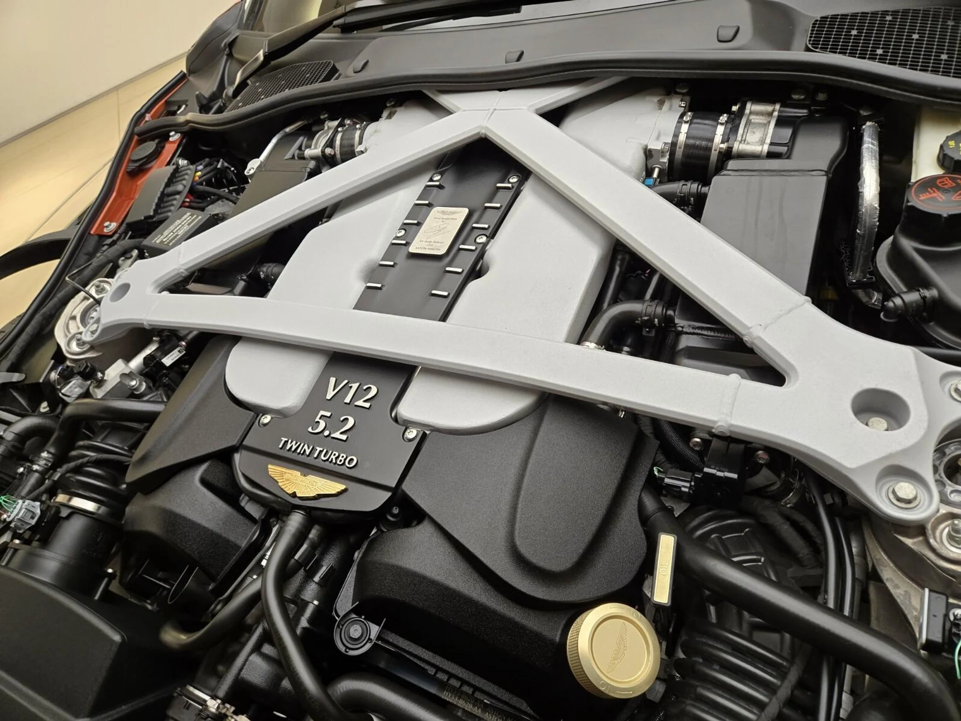 mph025_1445616545_Used_2017_Aston_Martin_DB_11_Launch_Edition_1765003837_f9c6c87d3d