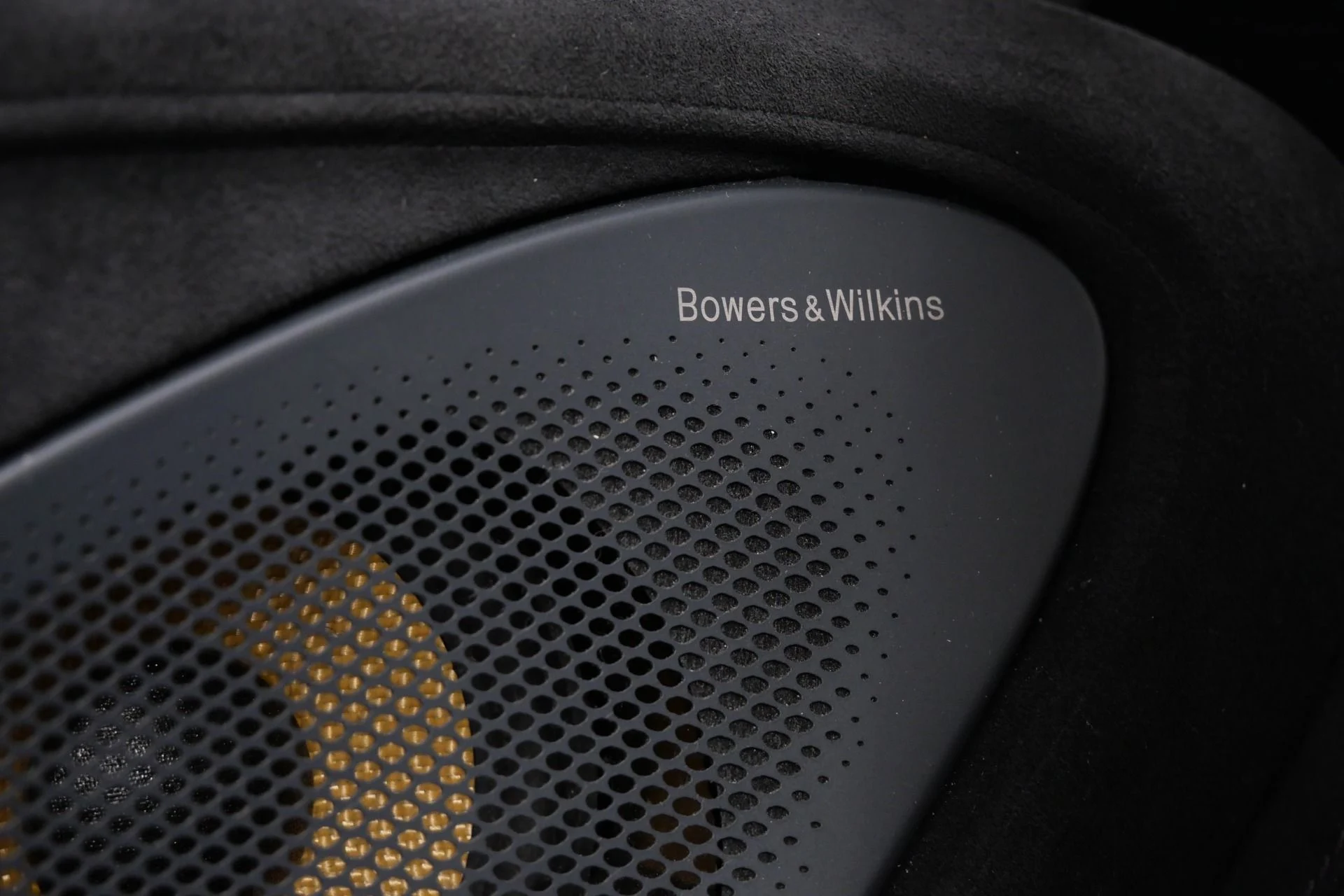 mph025_1454577324_Used_2019_Mc_Laren_600_LT_Carbon_Packs_1_and_2_Bowers_and_Wilkins_Audio_Ultra_Lightweight_Wheels_1767975670_ea3af63aad