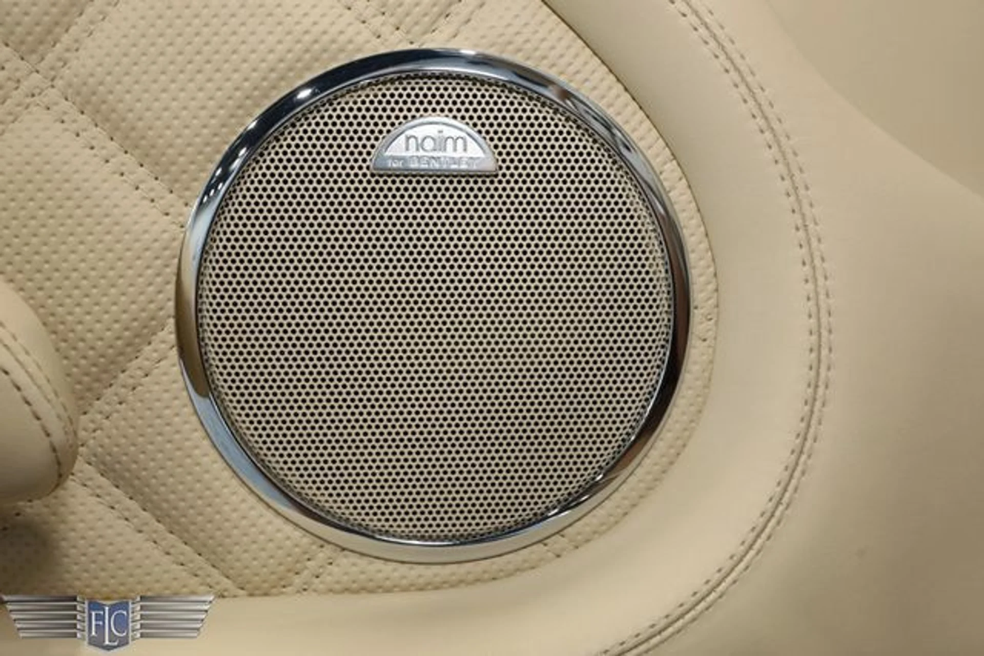 mph025_1457066509_used_2010_bentley_azure_tconvertible_9689_22574902_30_640_4af22a5c65