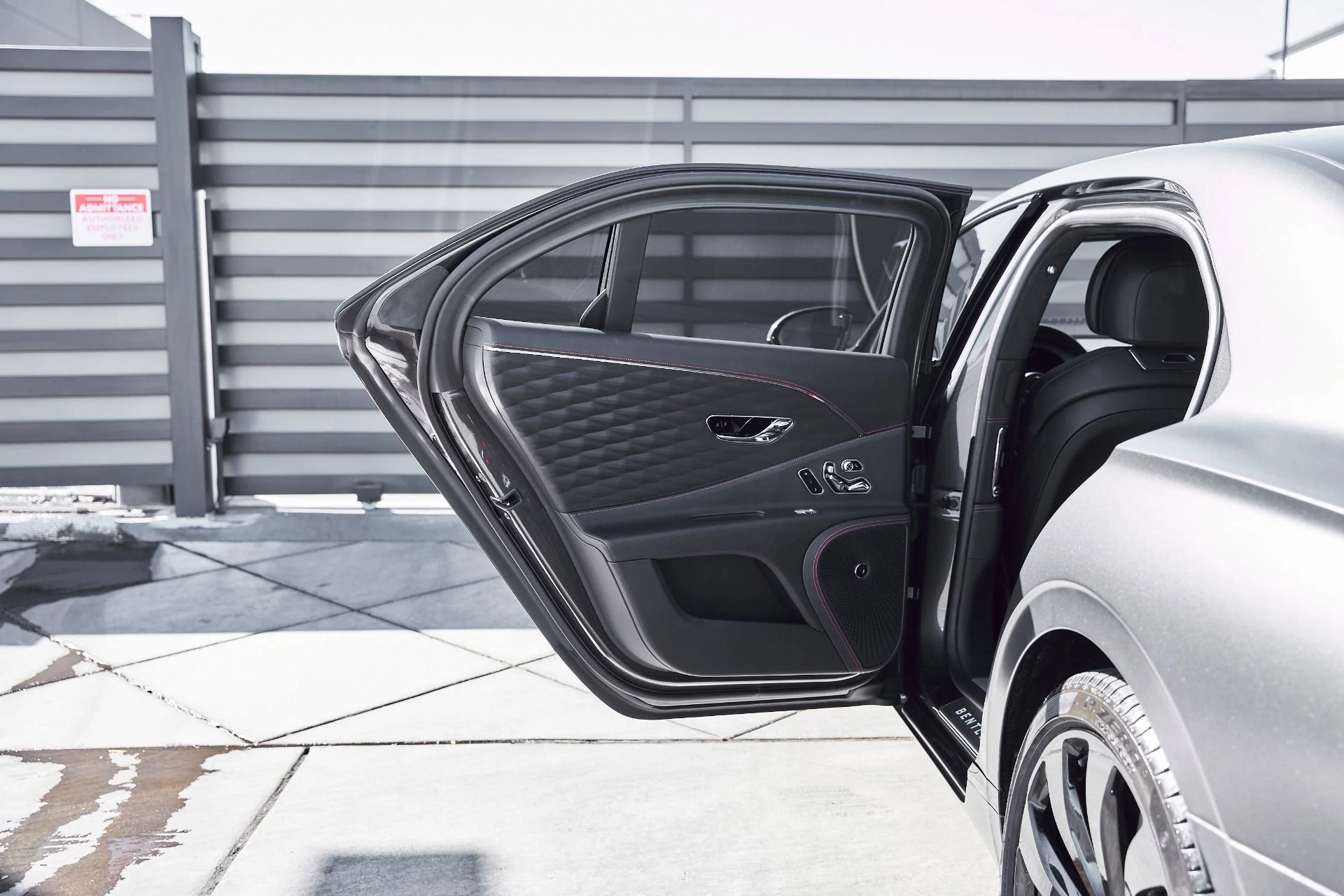 mph025_1467497585_Used_2023_Bentley_Flying_Spur_V8_1773280640_f838ef7f20