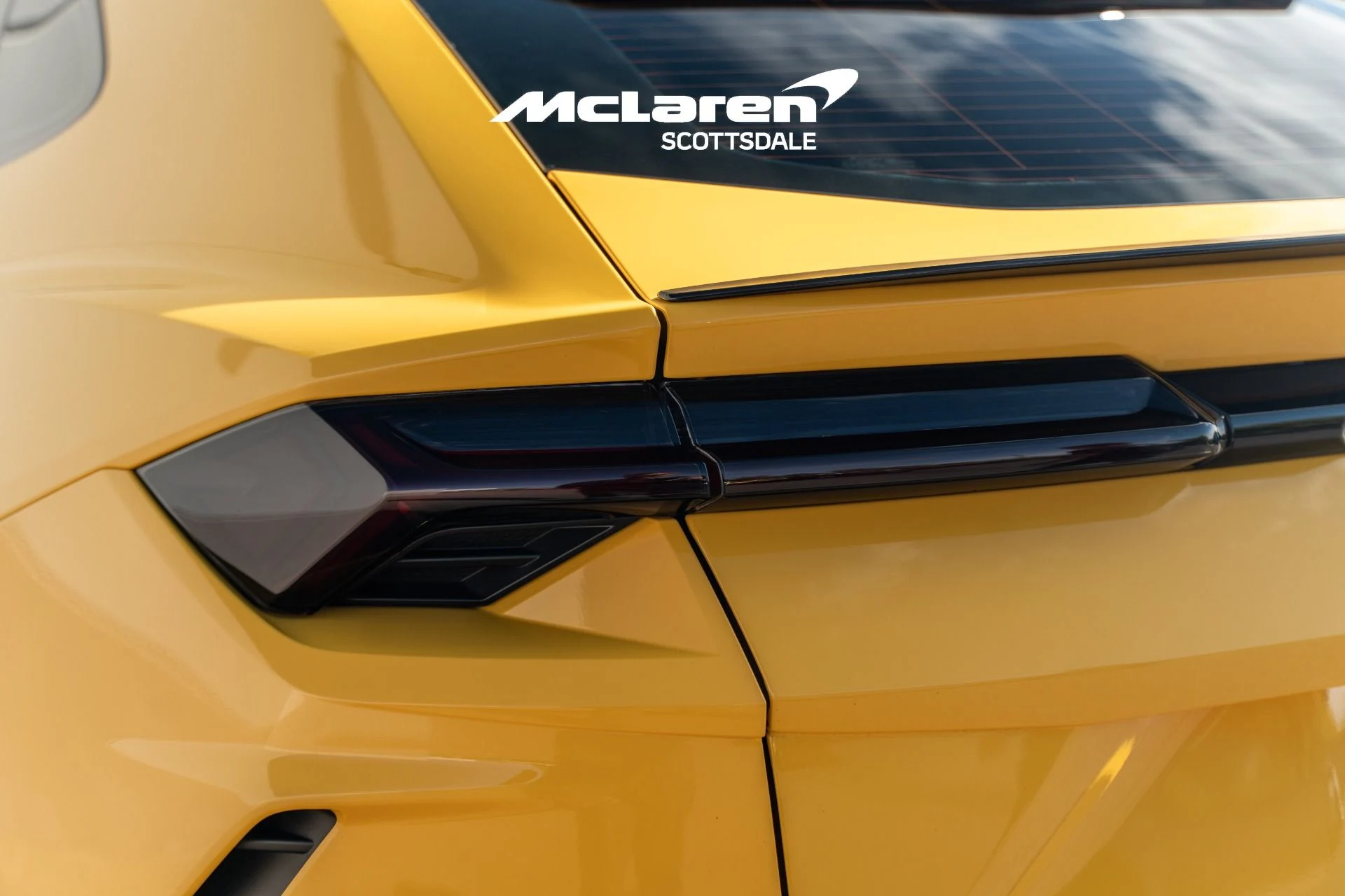 mph025_147426723_Used_2021_LAMBORGHINI_URUS_1775537131_fb7dc4218a