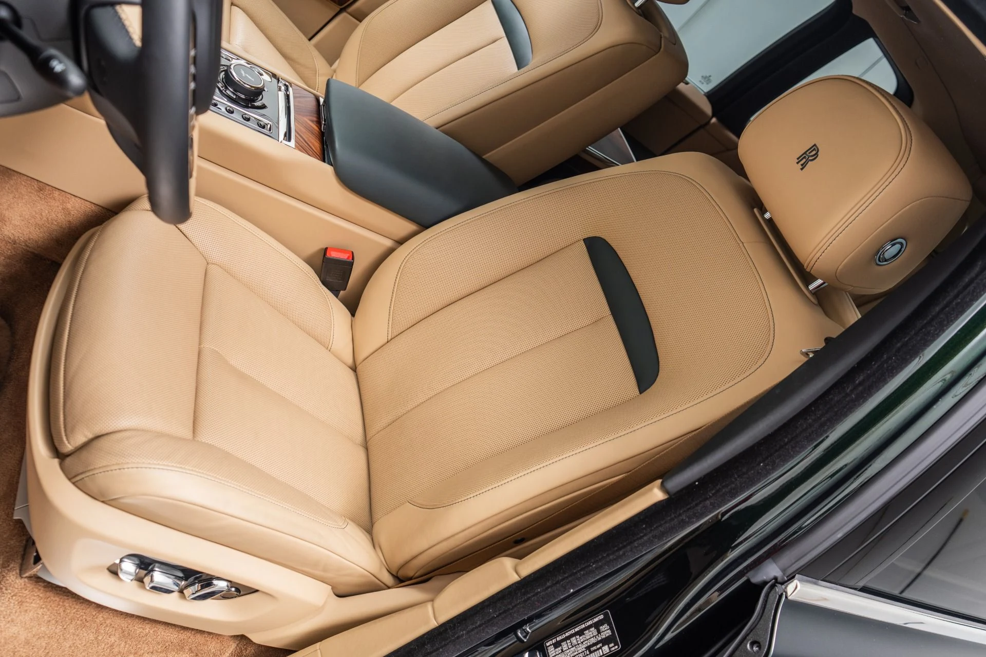 mph025_1475132730_Used_2025_Rolls_Royce_Cullinan_1773778505_a444a2e2f5