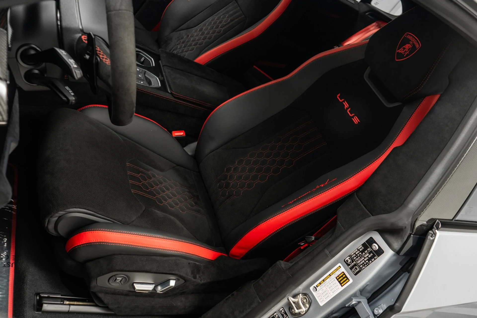 mph025_1476339148_Used_2024_Lamborghini_Urus_Performante_657_Hp_ADAS_package_Carbon_Fiber_Trim_1768936745_bf8495ffc9
