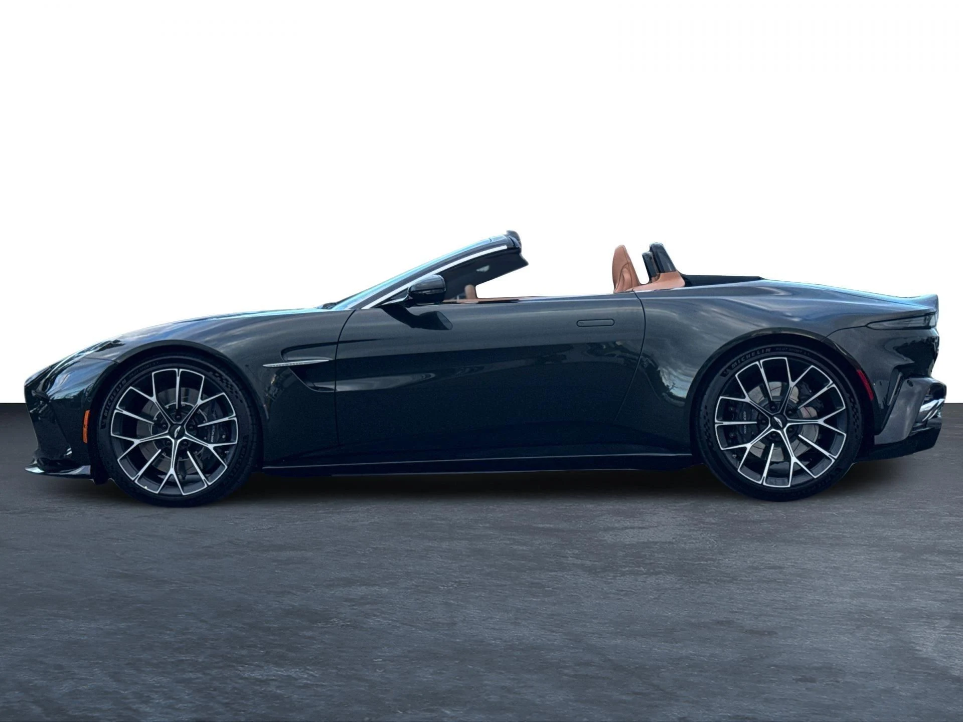 mph025_1477119508_New_2026_Aston_Martin_Vantage_Roadster_1767798661_786c9bd1a2