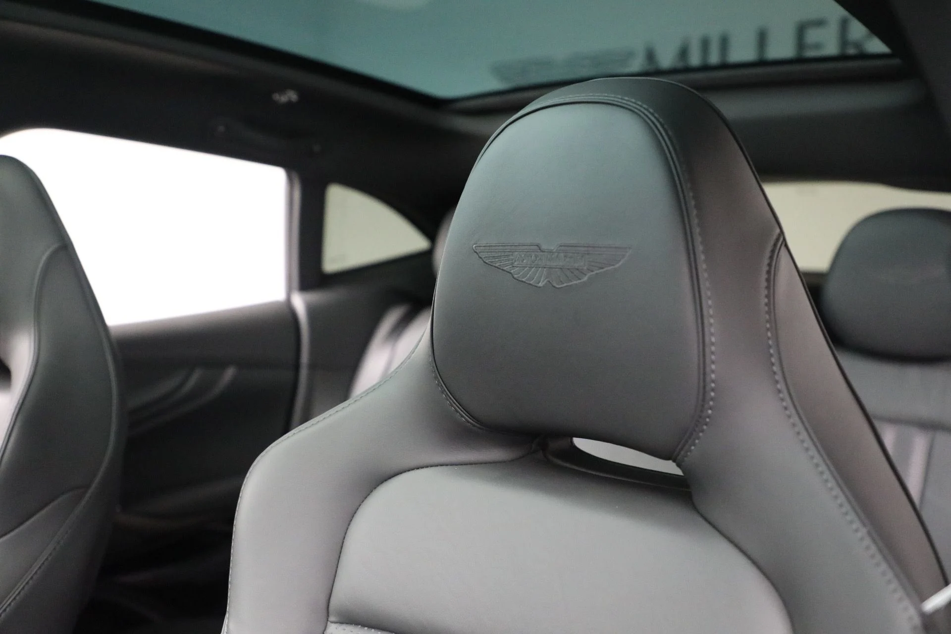 mph025_1497491157_New_2025_Aston_Martin_DBX_707_1762018439_edf0421b3d