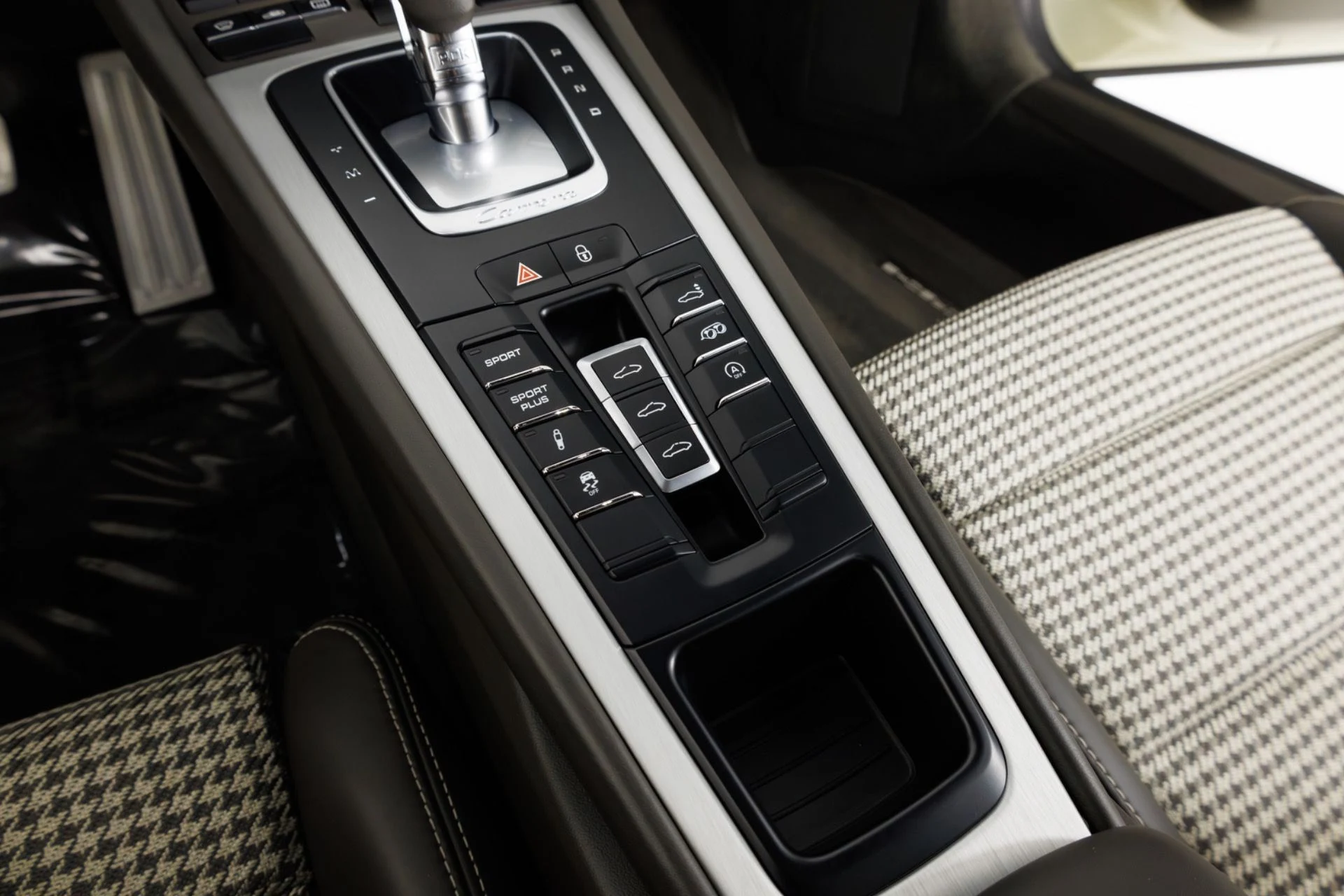 mph025_1504189855_Used_2014_Porsche_911_Carrera_S_1781907468_f25d577804