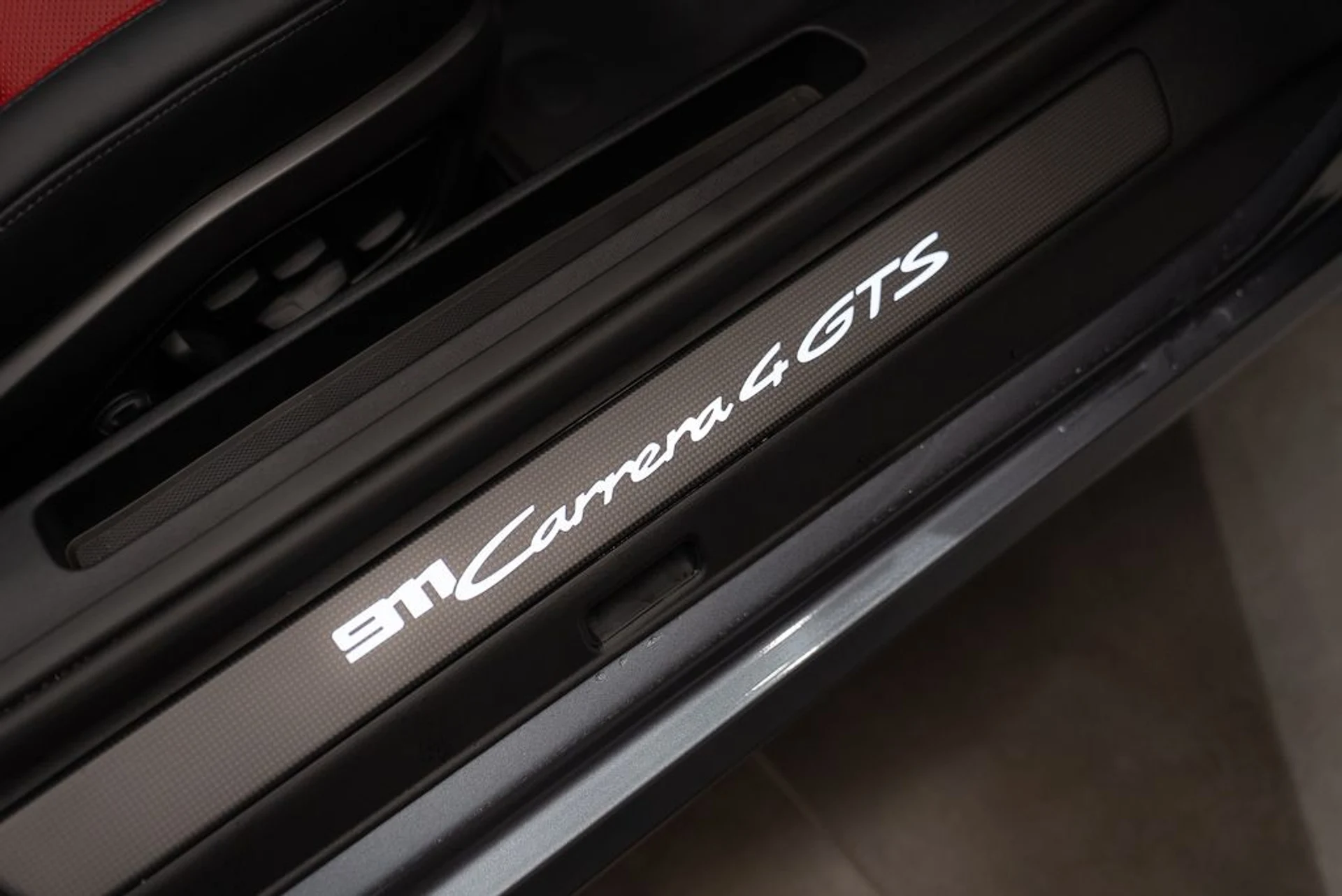 mph025_1504285679_porsche_911_2025_jpg_v_1776180195_f7ea920102