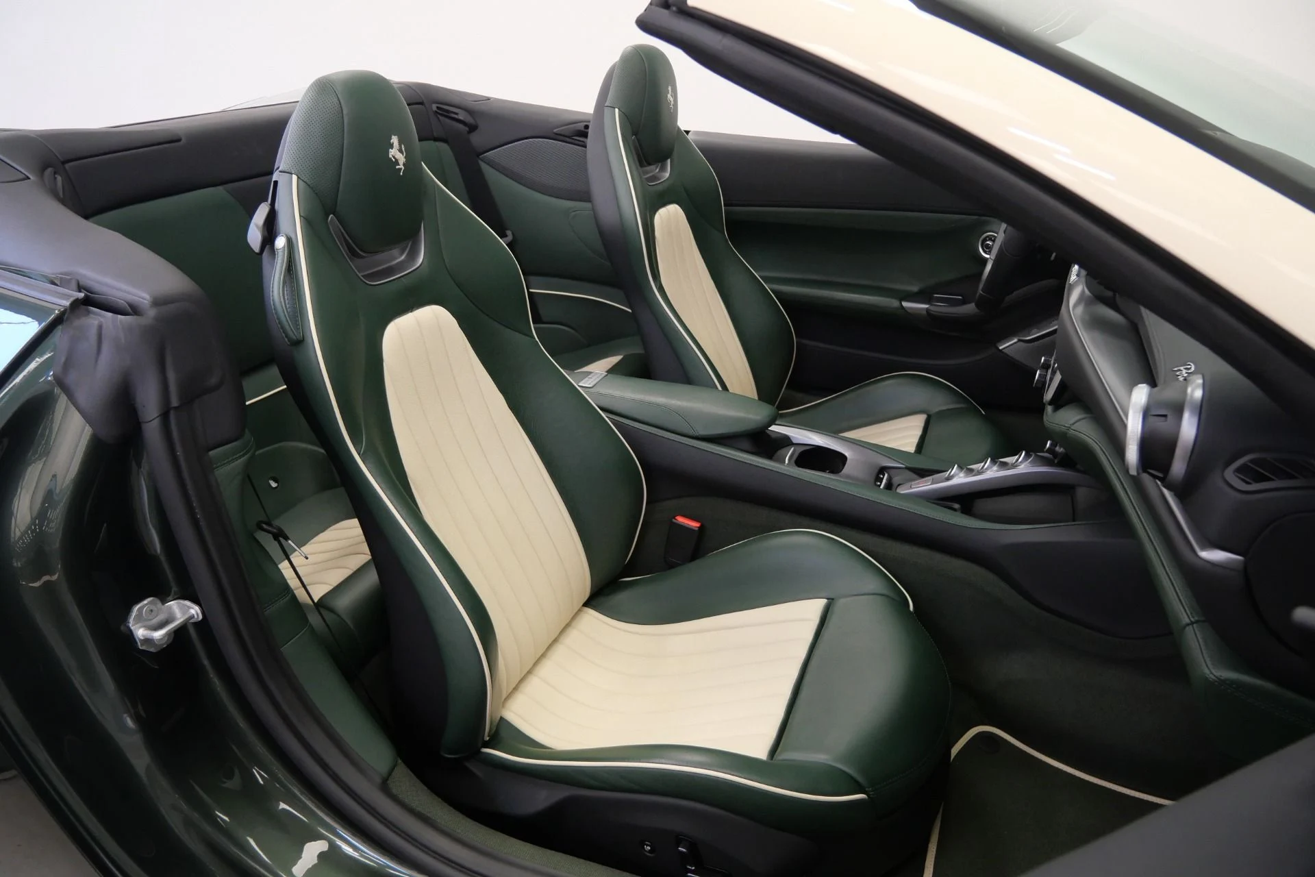 mph025_1506267440_Used_2019_Ferrari_Portofino_Tailor_Made_in_NYC_Unique_Exterior_and_Interior_Colors_Amazing_1779827037_97970168c5