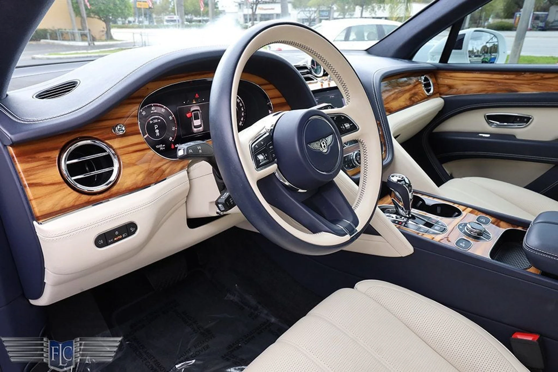 mph025_1509731083_used_2024_bentley_bentayga_6305_22998003_26_1024_8722ce63e1