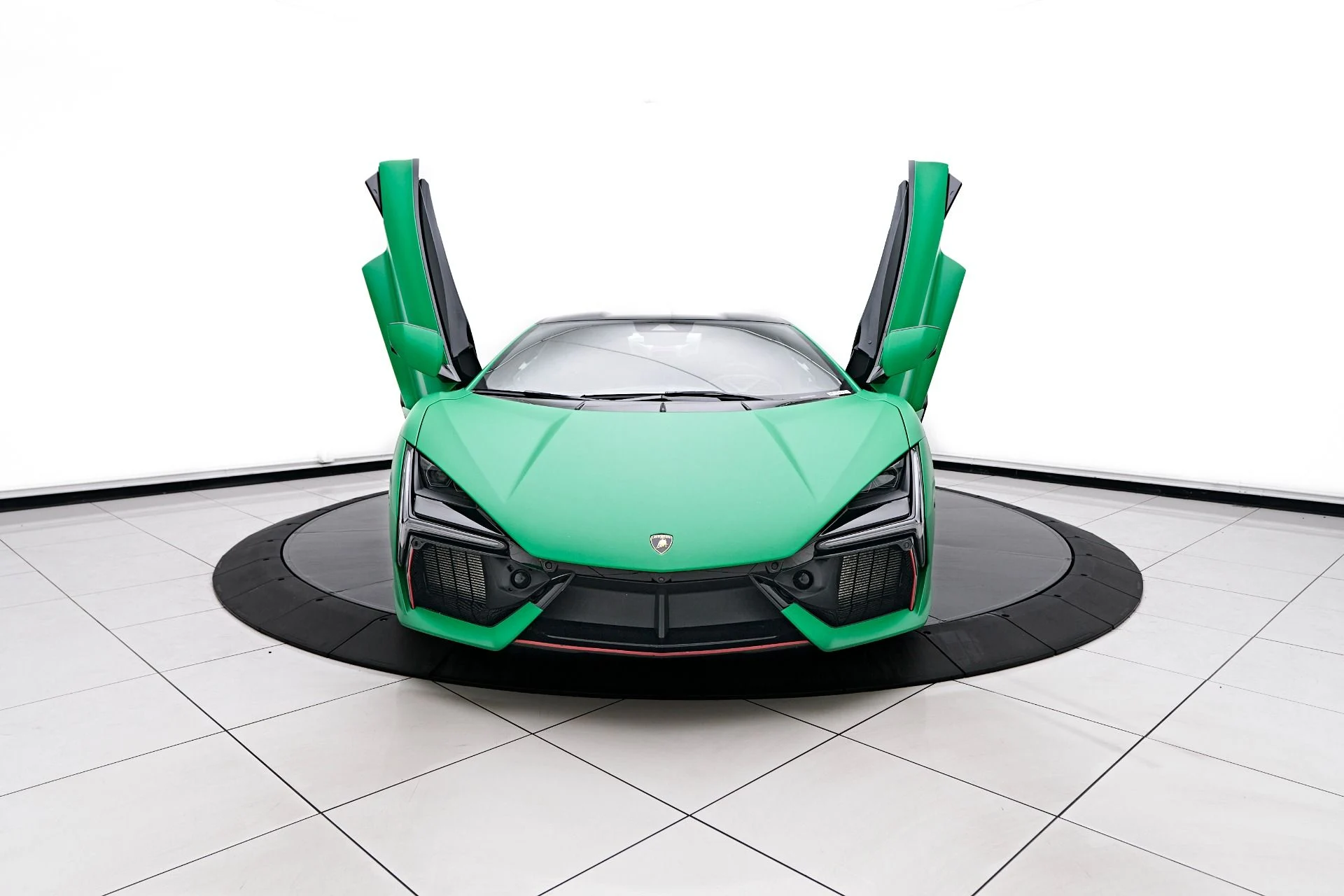 mph025_1510776427_Used_2024_Lamborghini_Revuelto_Base_1756951528_6b04e53059