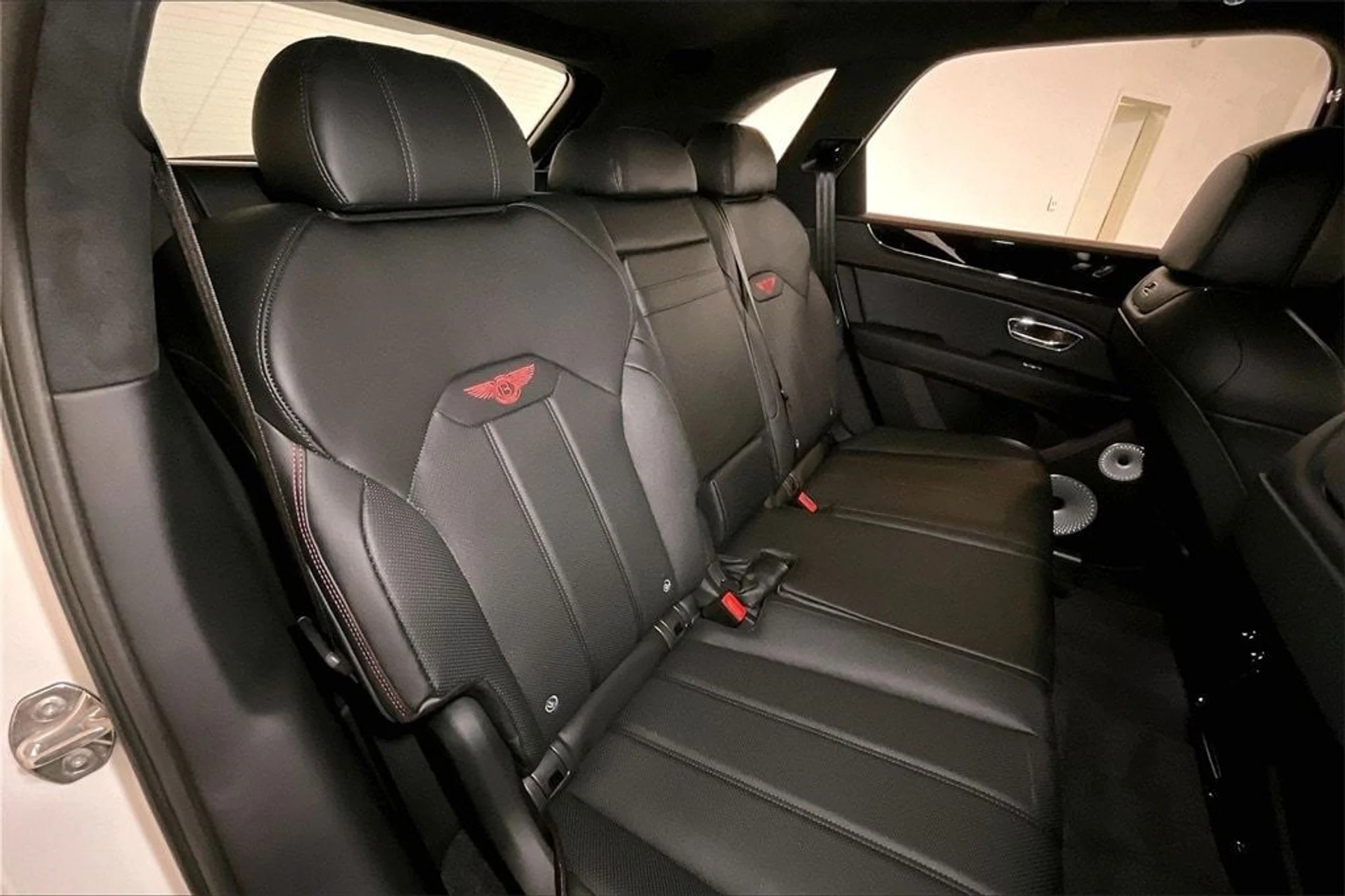 mph025_1530122389_e8af4f3929f6a6e67f1b067ce7e9c581x_cca6a571ff