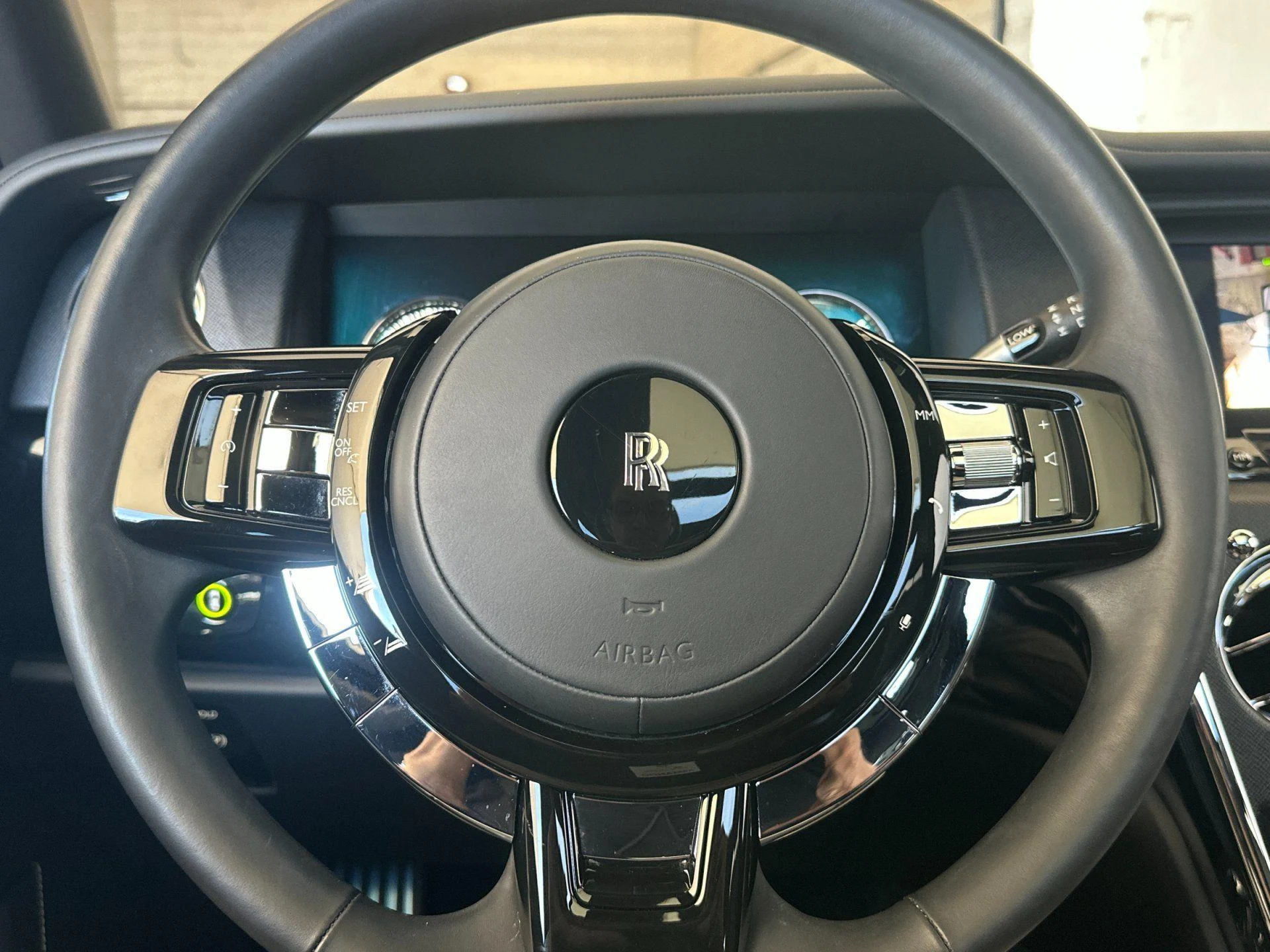 mph025_1533576234_Used_2023_Rolls_Royce_Cullinan_1777018521_7845c71c2d