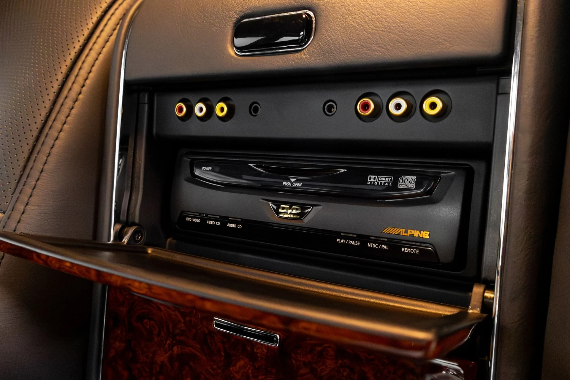 mph025_1536006825_Used_2004_Maybach_57_1769486757_02635bd94d