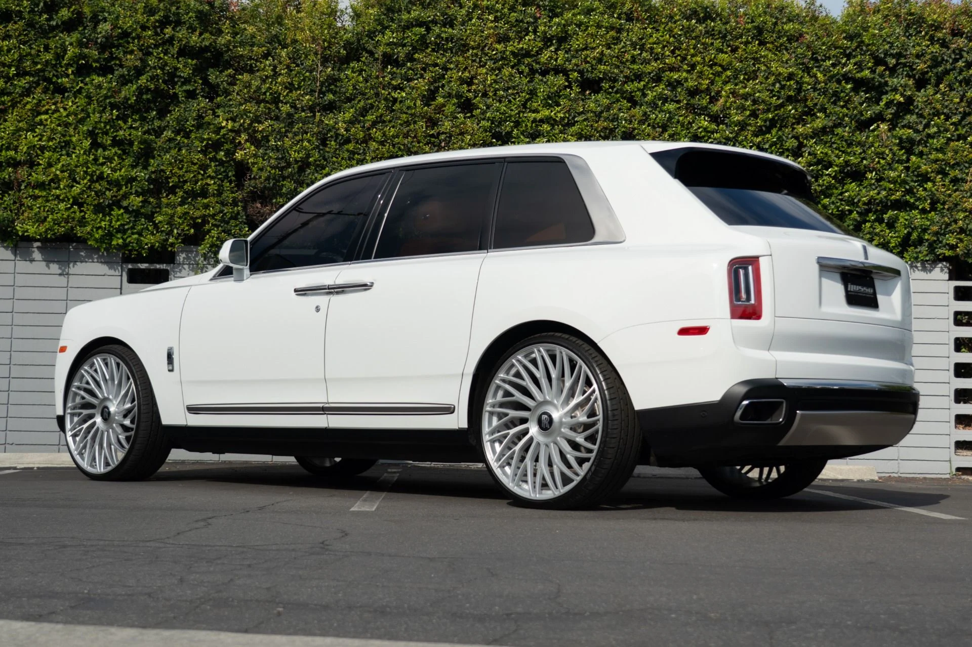 mph025_1537025808_Used_2022_Rolls_Royce_Cullinan_1758310419_50c563e13b