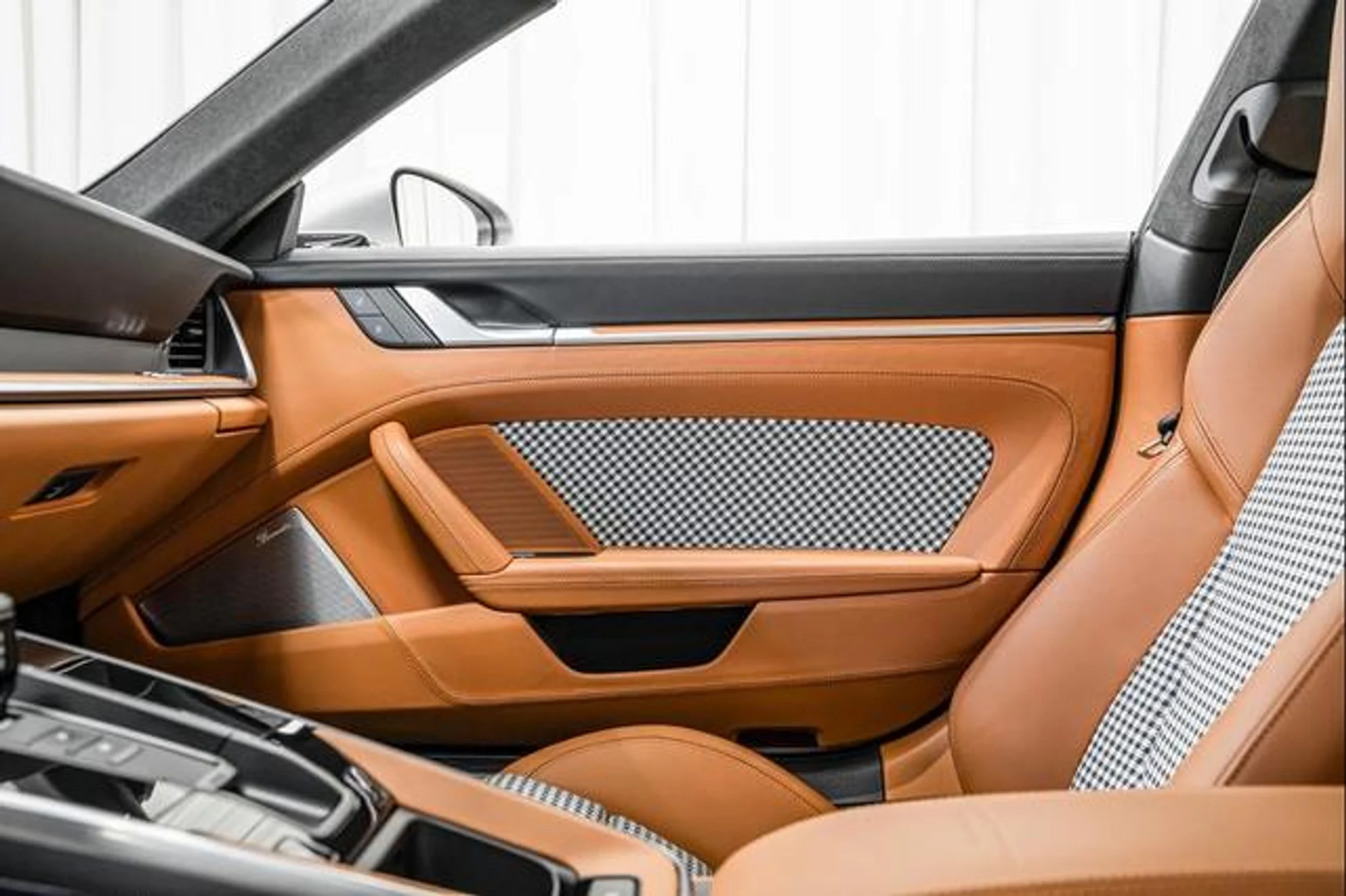 mph025_1538335364_l_W_Qj_WBV_Blt6uwx3u_C9a_BYQ_6_M_Hzw_52ef6d6ed4