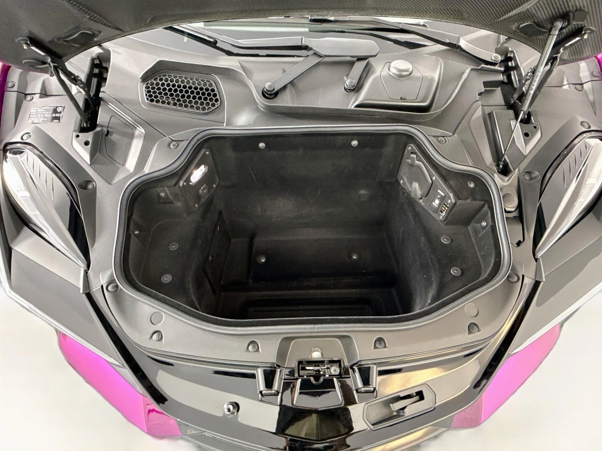 mph025_1551128295_Used_2024_Lamborghini_Revuelto_1787336707_abb495f5dd