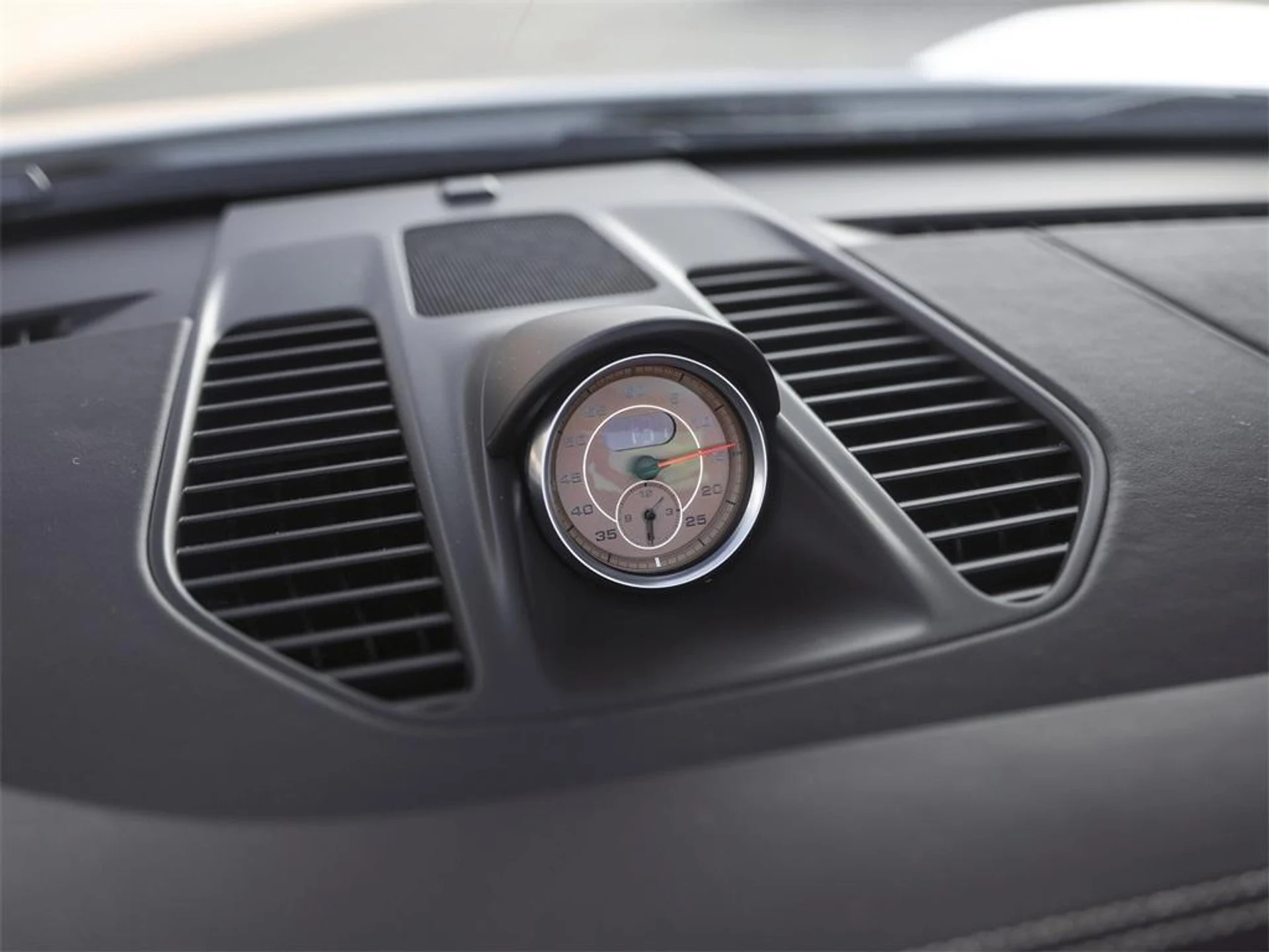 mph025_1551945115_ub3_D8i_WE_Qh2y_Tx_KD_5b_H_Swy_R_F2g_1348864e15