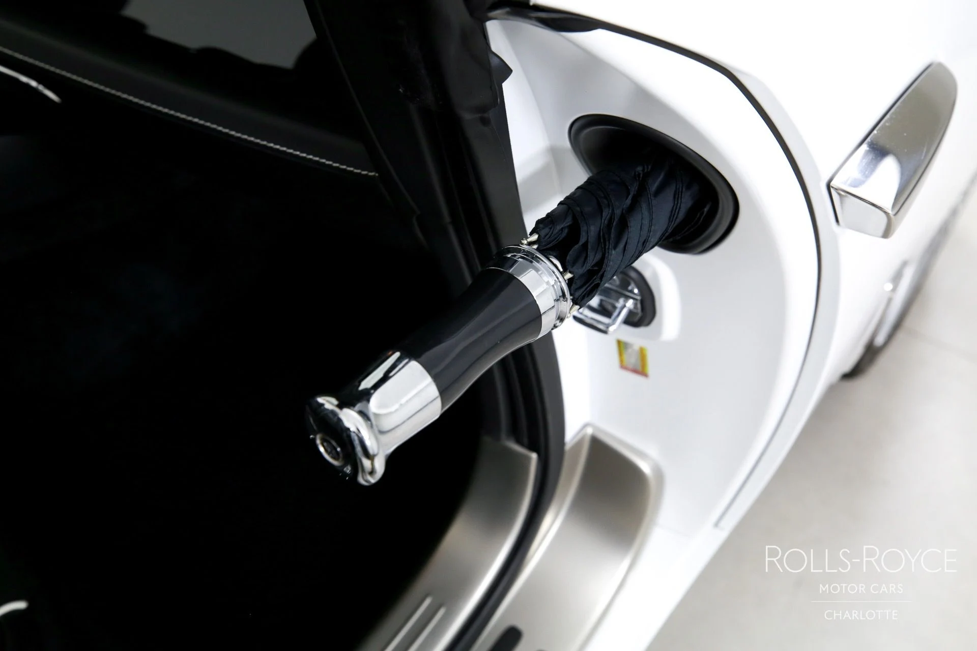 mph025_155717765_Used_2018_Rolls_Royce_Dawn_1750953521_0927051a7d