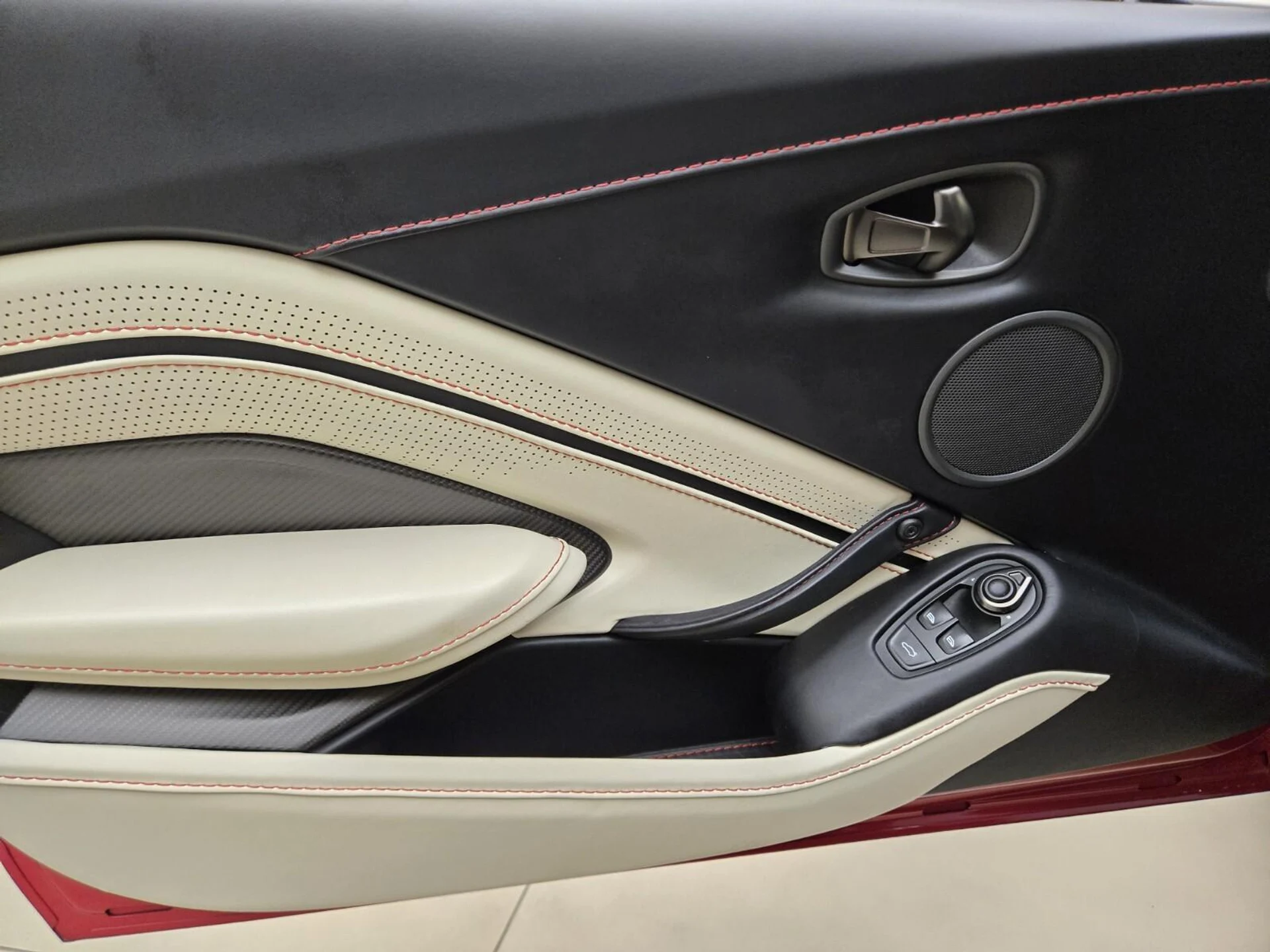 mph025_1558115904_Used_2023_Aston_Martin_Vantage_1784266996_1a37ca5808