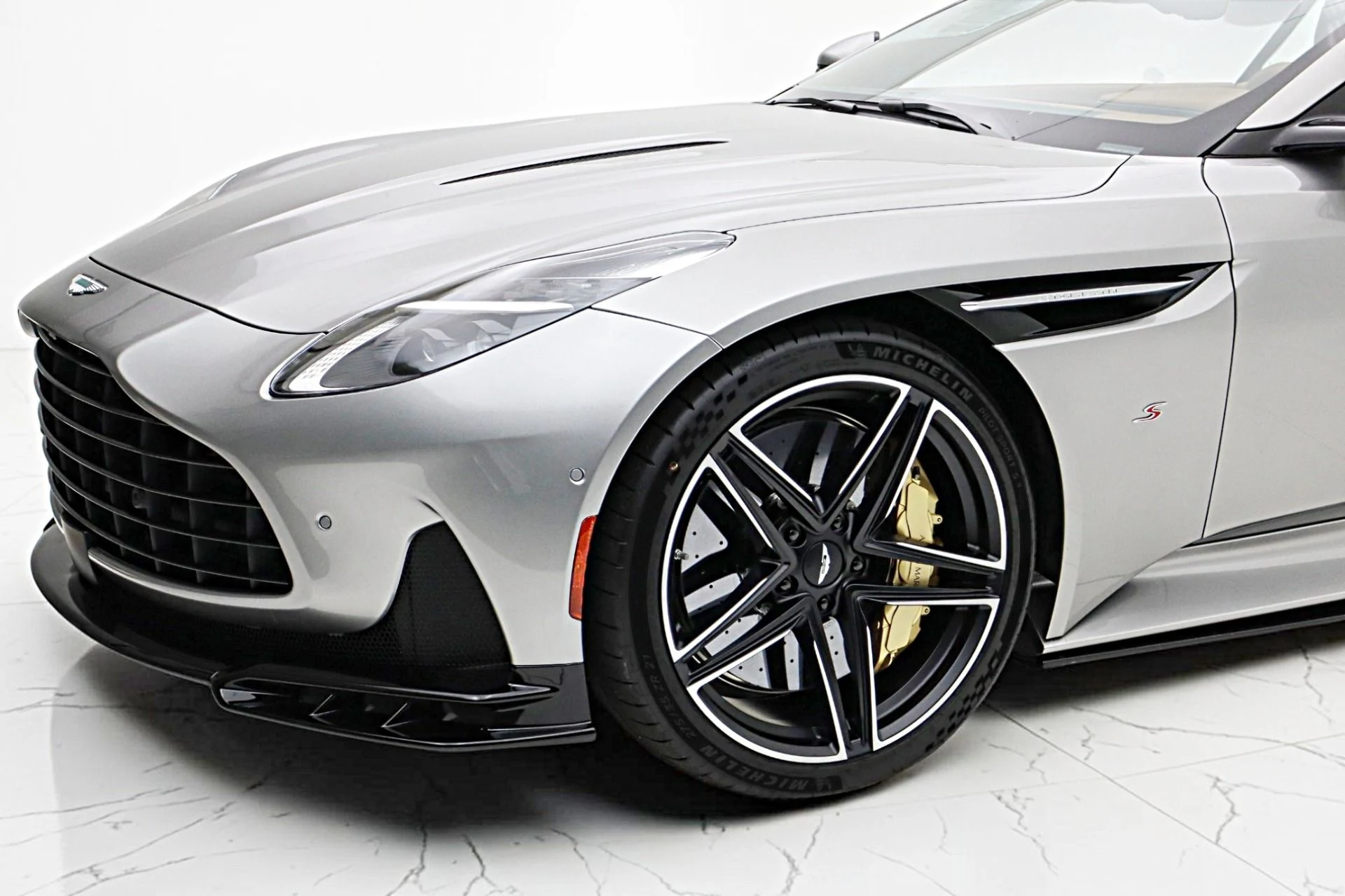 mph025_1562020587_New_2026_Aston_Martin_DB_12_S_Volante_f5f5fb3842