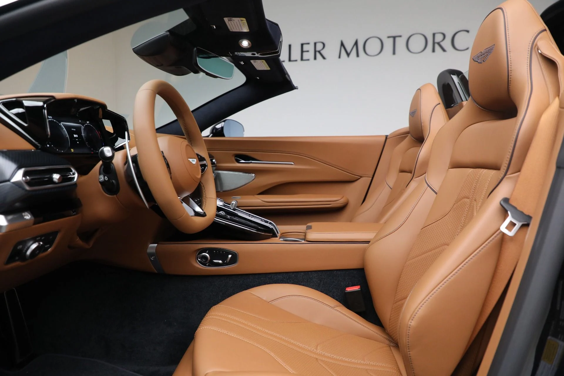 mph025_1566384376_New_2026_Aston_Martin_Vantage_Roadster_1762206590_29e527faf7