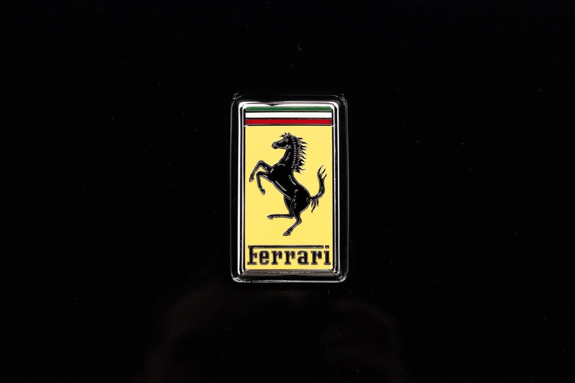 mph025_1569789137_Used_2021_Ferrari_812_GTS_1778853178_96e9c70a1c