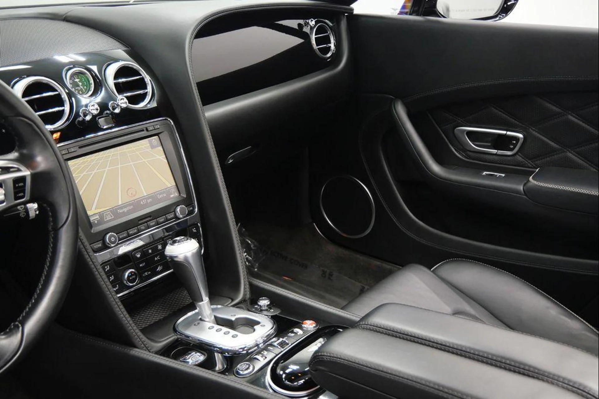 mph025_158070925_e37r_FH_55i_E5yo6_R_Pt_Oq_Xm_J_Rbg_JM_e547c04557