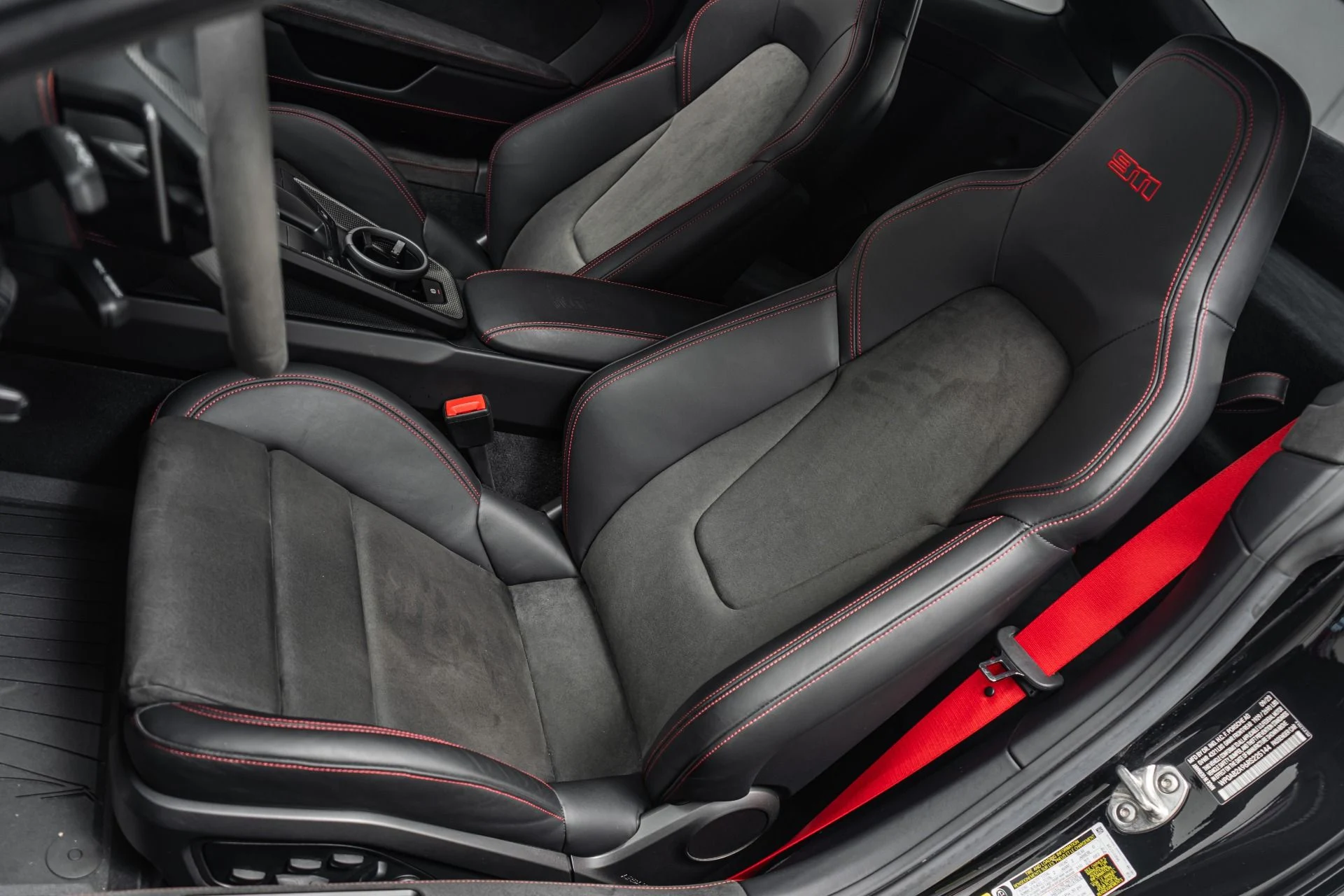 mph025_1585961427_Used_2024_Porsche_911_Dakar_Martini_Livery_Carbon_Roof_570_of_2500_1777055109_b800b1aa14