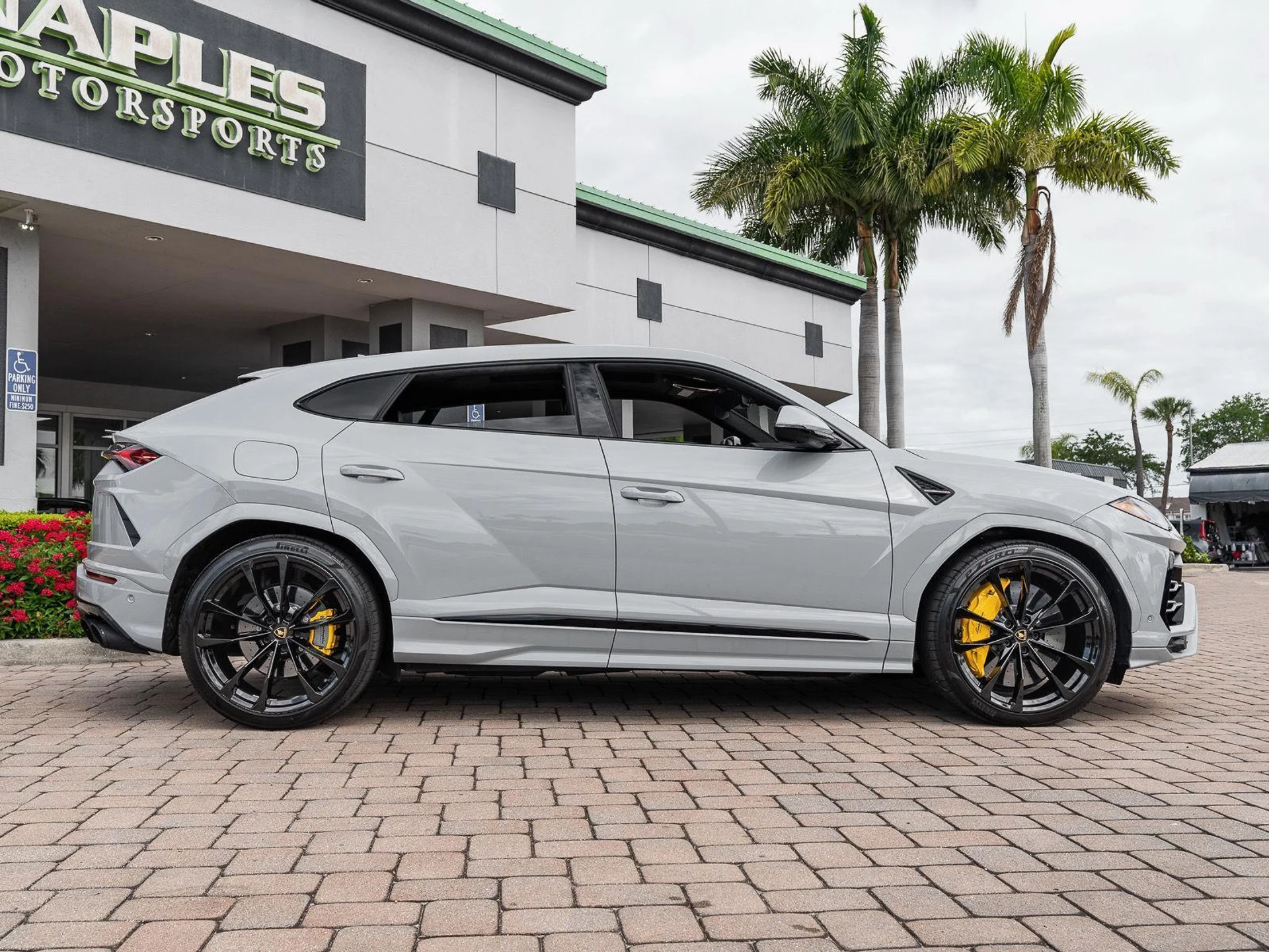 mph025_1598332851_Used_2022_Lamborghini_Urus_AWD_1777086175_d48002823c