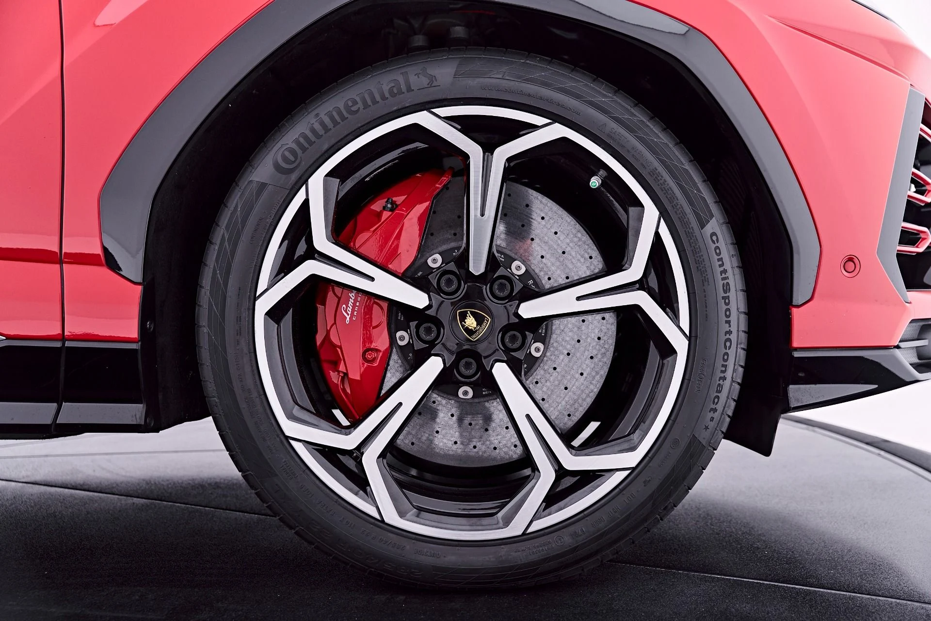 mph025_1603950271_Used_2019_Lamborghini_Urus_Base_1782947953_9f8547b197