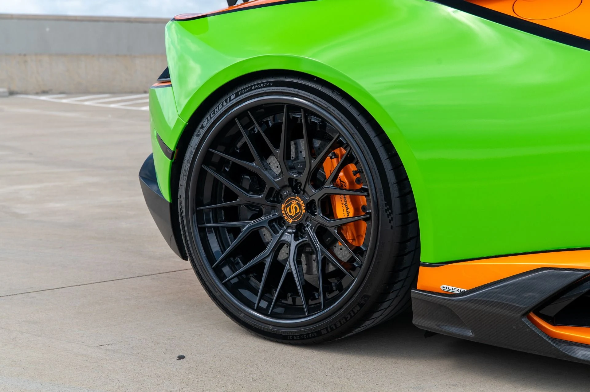 mph025_1605308662_Used_2021_Lamborghini_Huracan_EVO_1753824342_a5487a9bc2