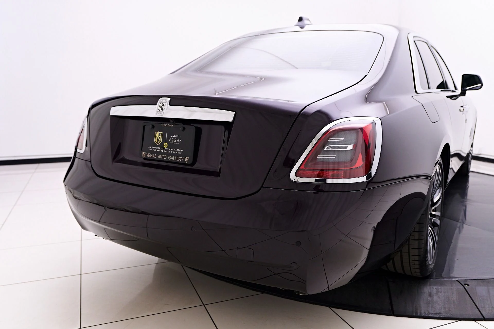 mph025_1607715574_Used_2024_Rolls_Royce_Ghost_Base_1752169894_147dc6cc7d