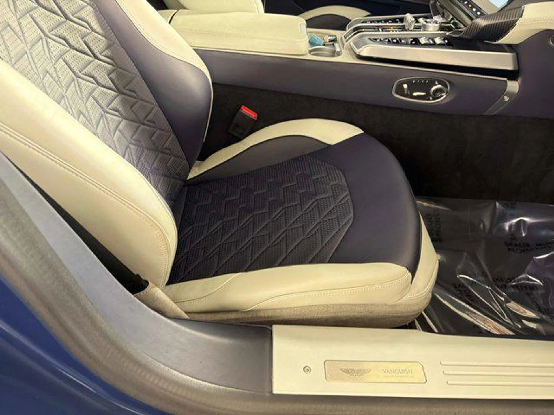 mph025_1609310554_lopq_Cfq_V_Jm_DQ_Rd_Wob_ER_Fxhabr_Gg_16a5c3a211