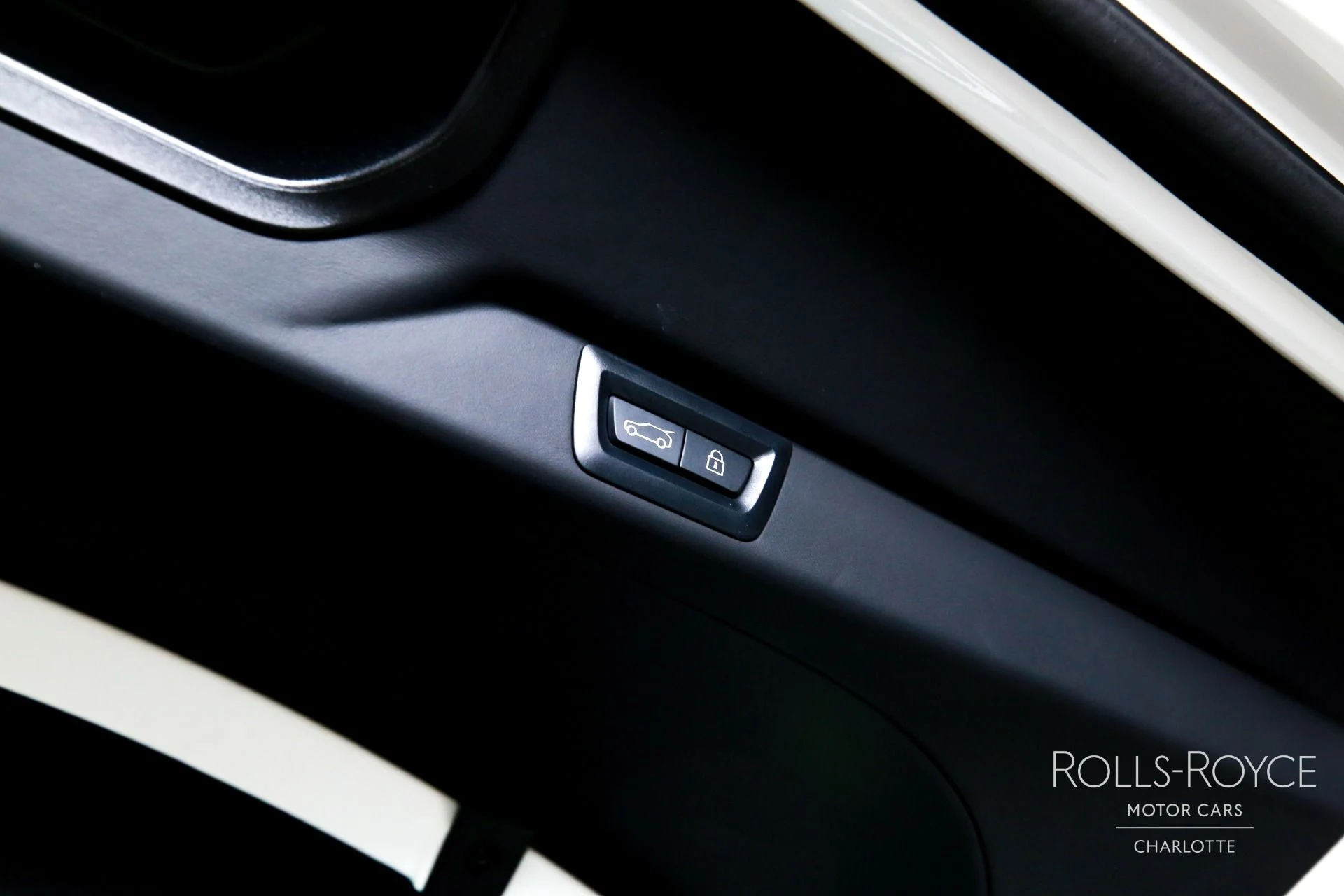 mph025_1610092818_Used_2025_Rolls_Royce_Black_Badge_Cullinan_1769527230_1dc9d8e43b