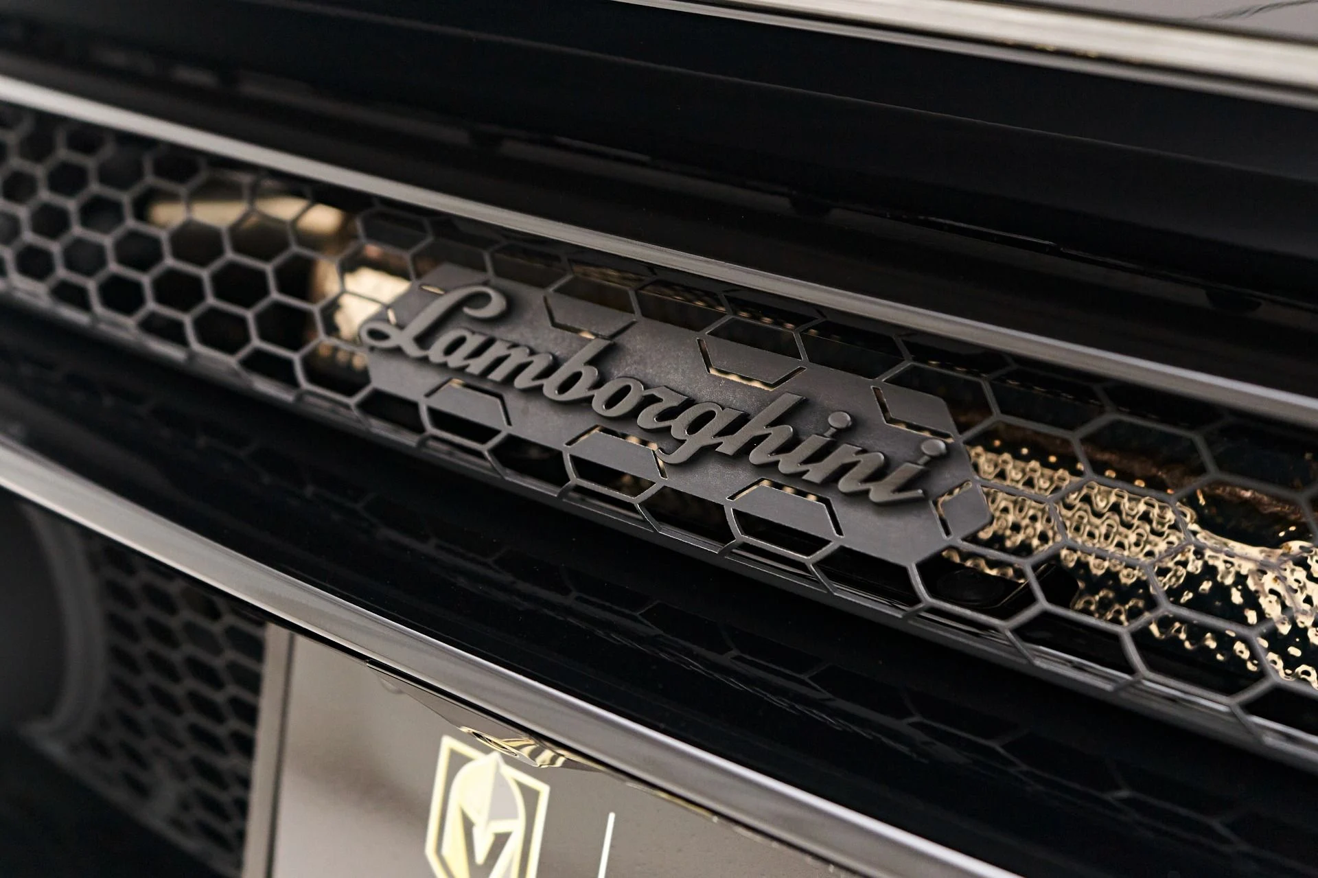 mph025_1631450751_Used_2021_Lamborghini_Huracan_EVO_Base_1729305631_430f469b3c