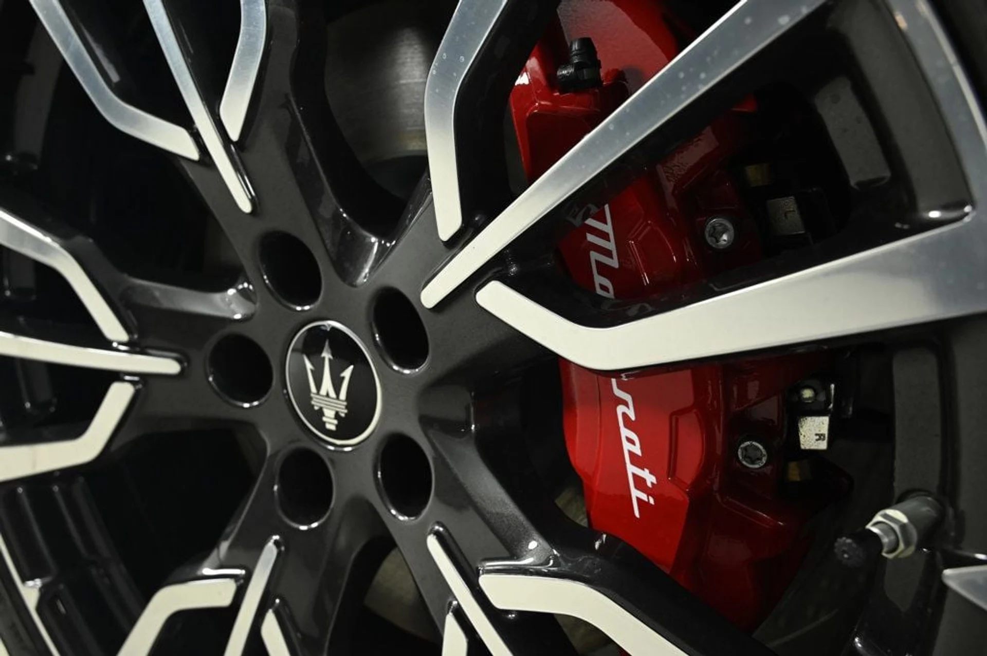 mph025_1631879869_new_2025_maserati_grecale_awd_11350_22889165_25_1024_c31ff3514e