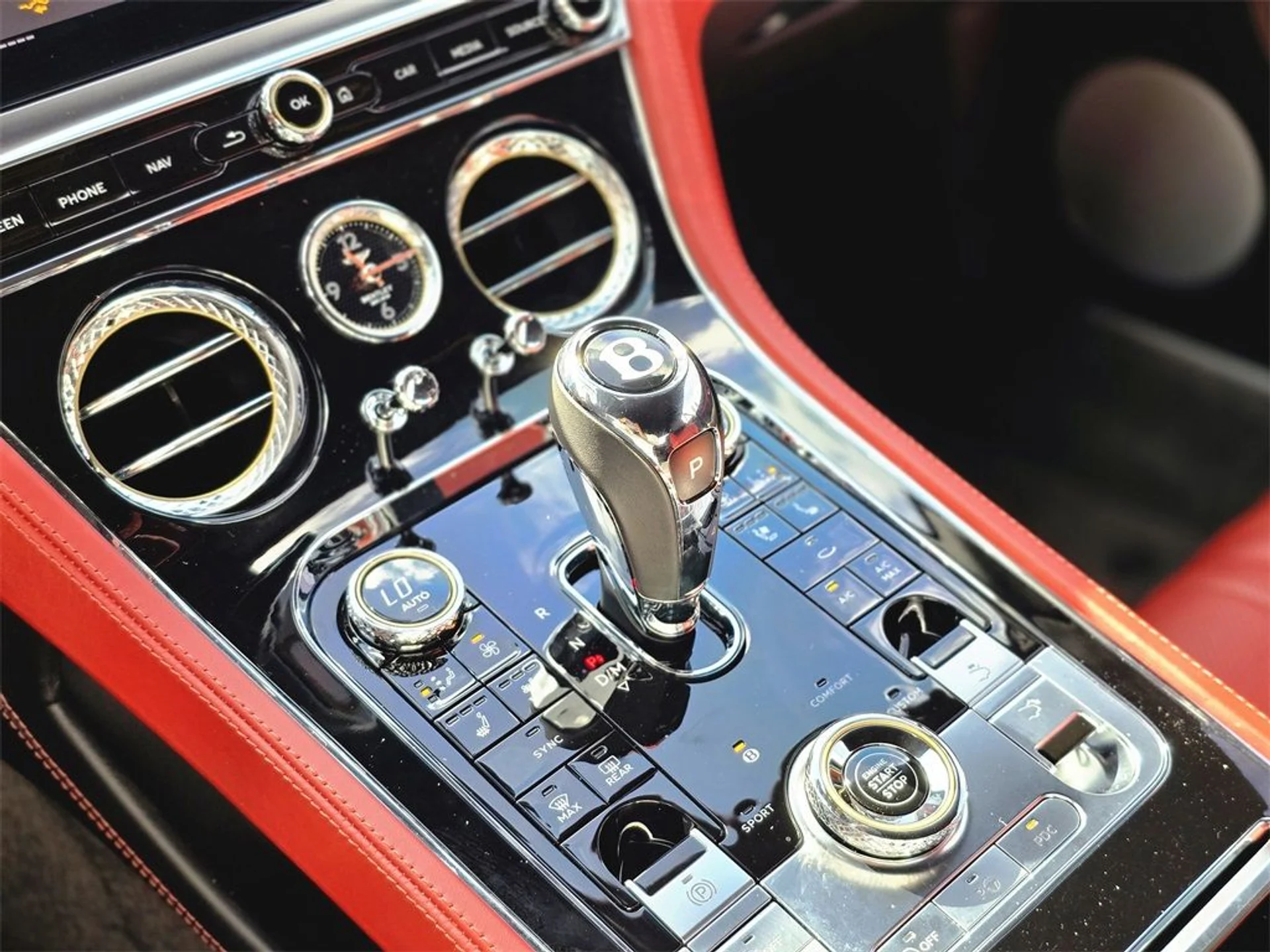 mph025_163628741_b7bbe9deb9db9998519c05ed080d3330_6c57917c06