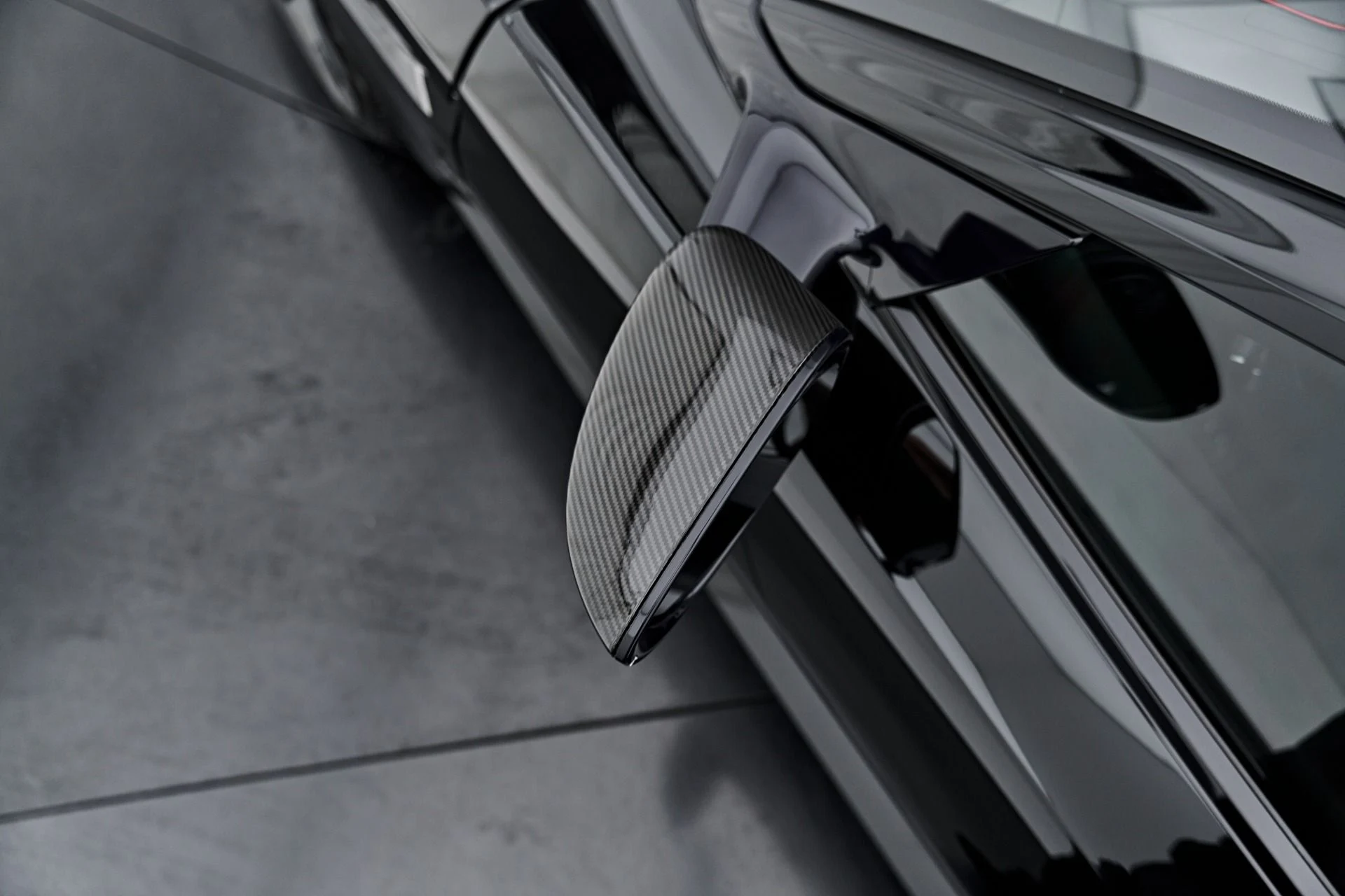 mph025_1641495478_Used_2019_Aston_Martin_DBS_Superleggera_1791337442_fe52630234