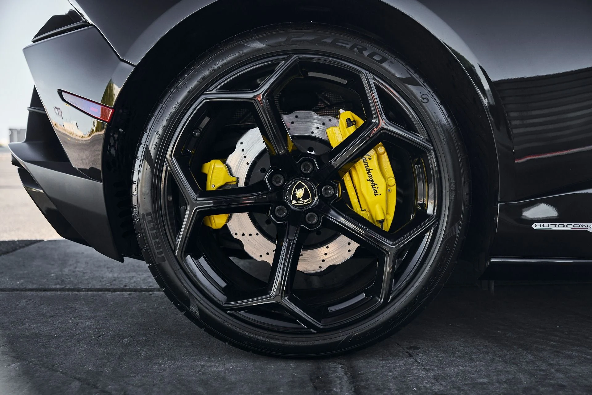 mph025_1643882773_Used_2021_Lamborghini_Huracan_EVO_Base_1774404967_e77830fe32