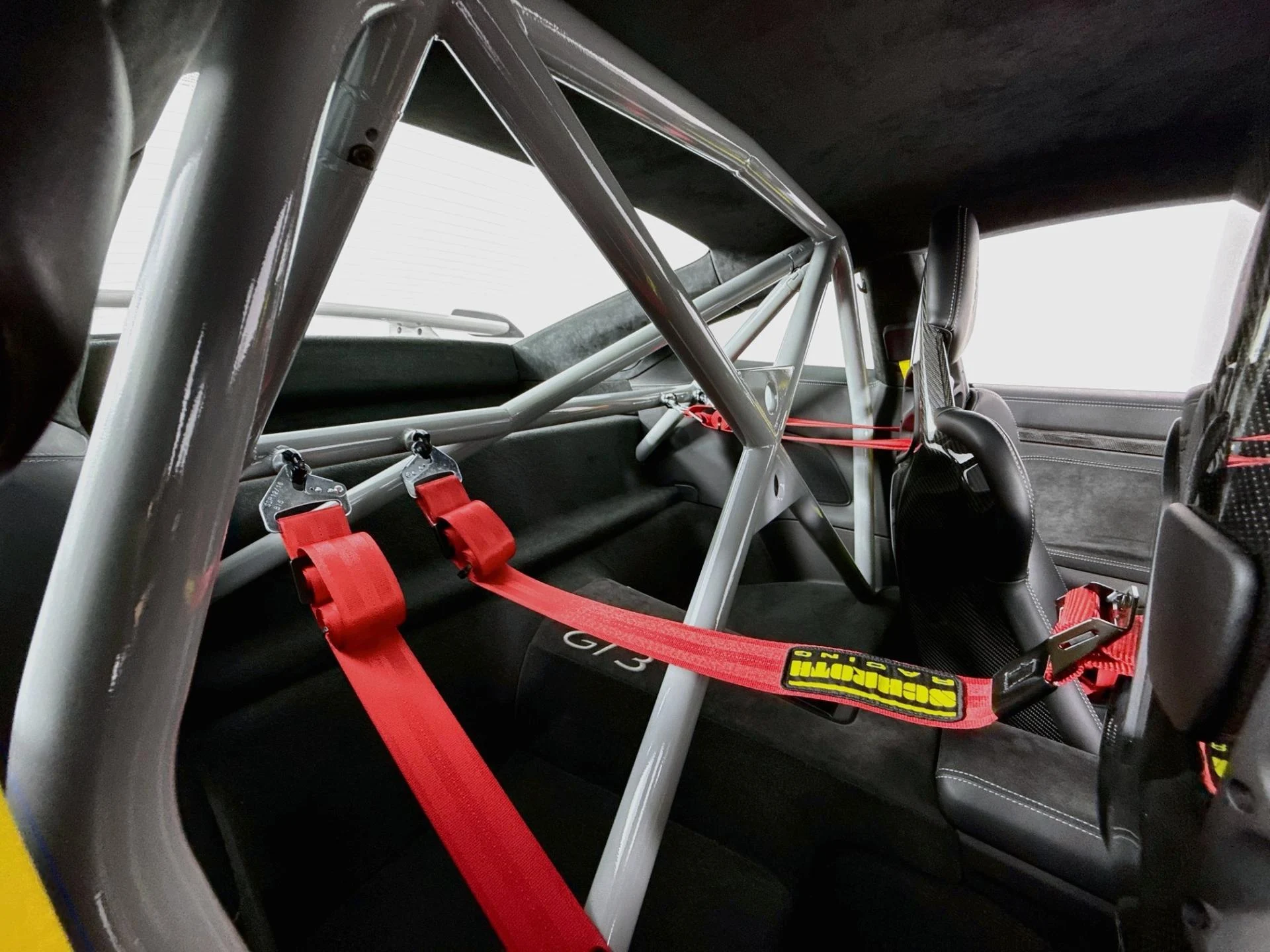 mph025_1648708324_Used_2018_Porsche_911_GT_3_1787596683_62e4eac3e8