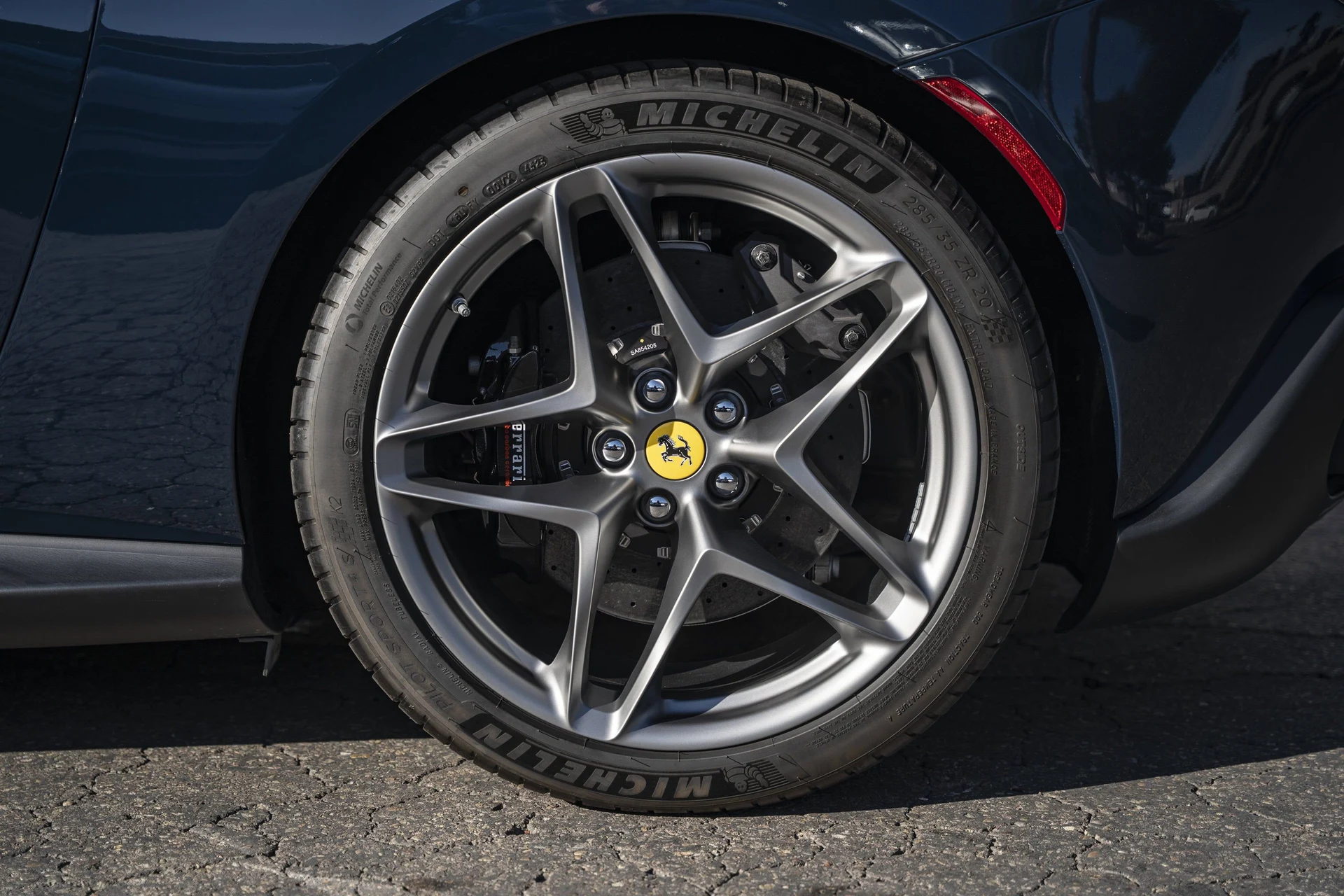 mph025_164968947_c602e282cd284409a83304a7c2cd74ba_eabe1de93b