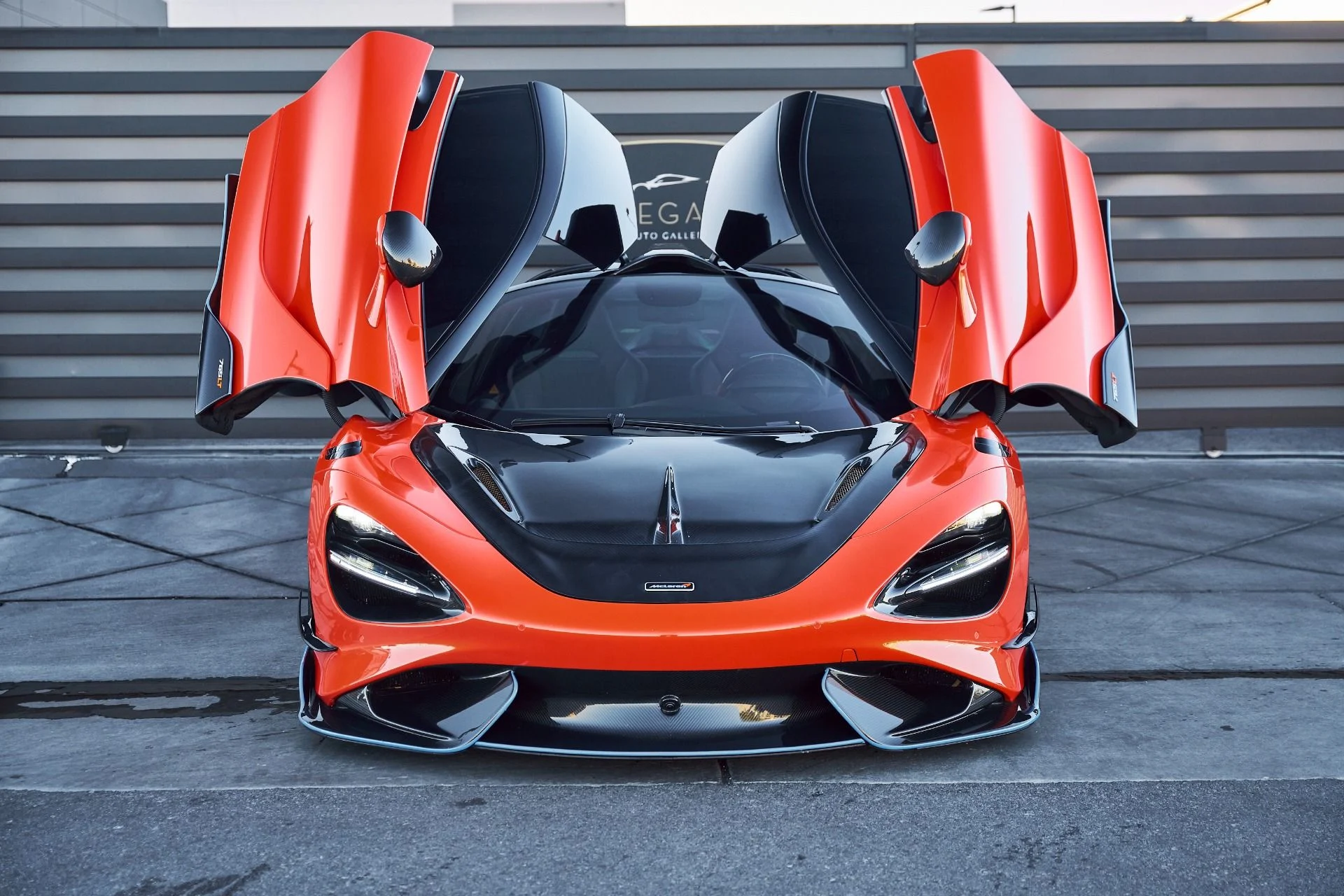 mph025_1659132271_Used_2021_Mc_Laren_765_LT_Base_1768445500_d2b20b4501
