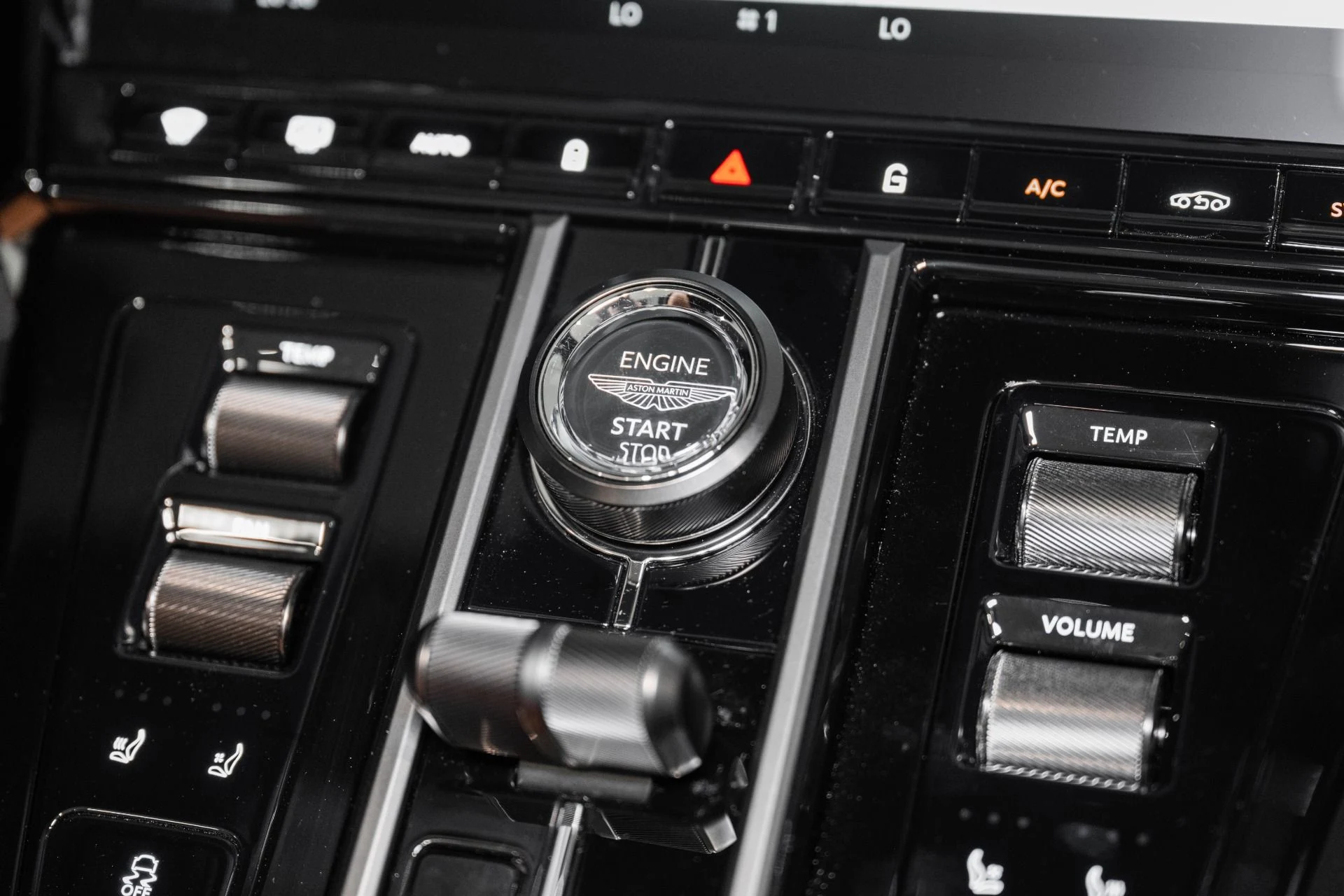 mph025_1660788942_New_2026_Aston_Martin_Vantage_Roadster_1785470681_0e30dd7c0e