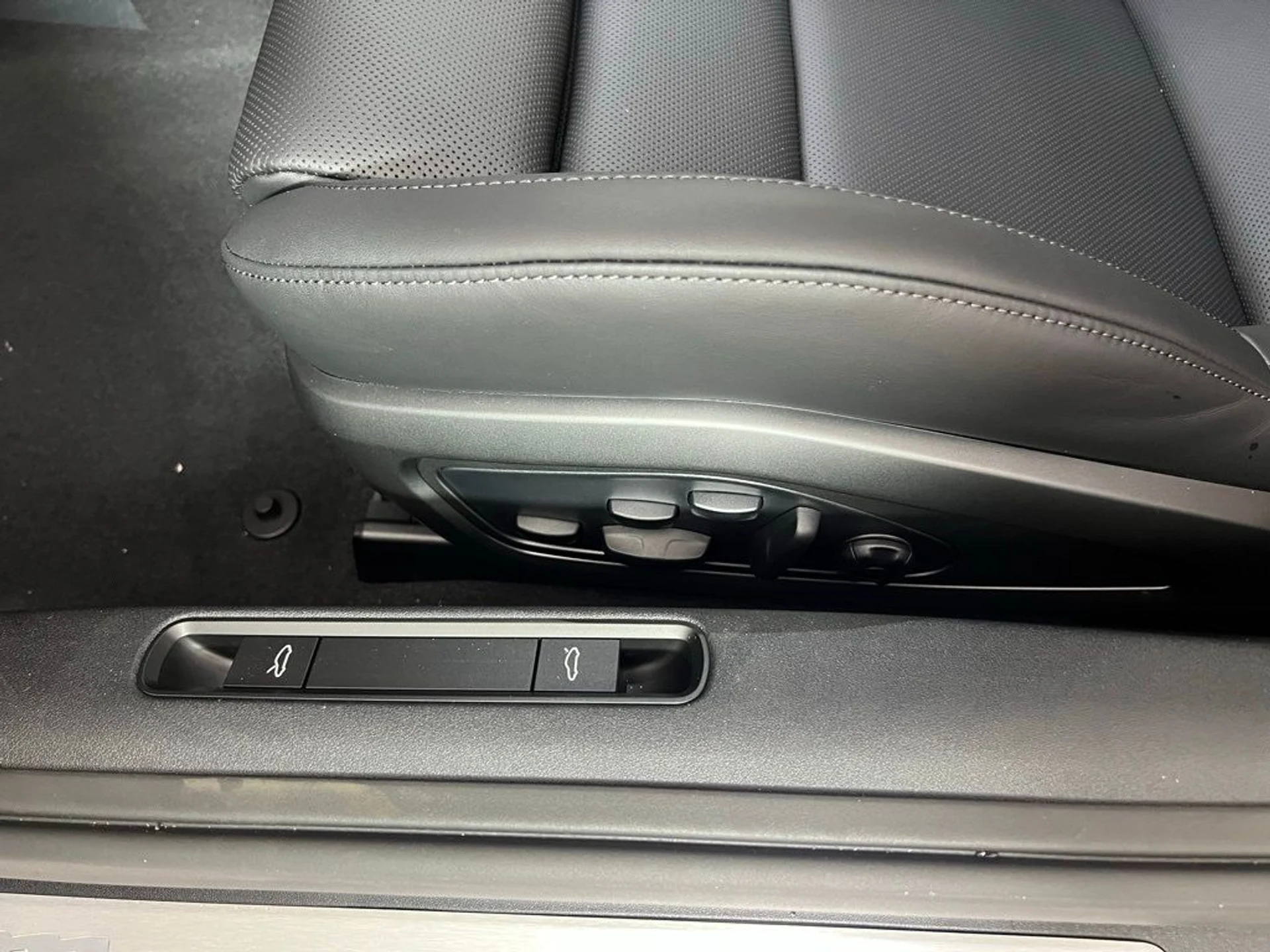 mph025_166659214_99a973d8bcb1ba55b179aa1a61e62c01_3694b9e5e6